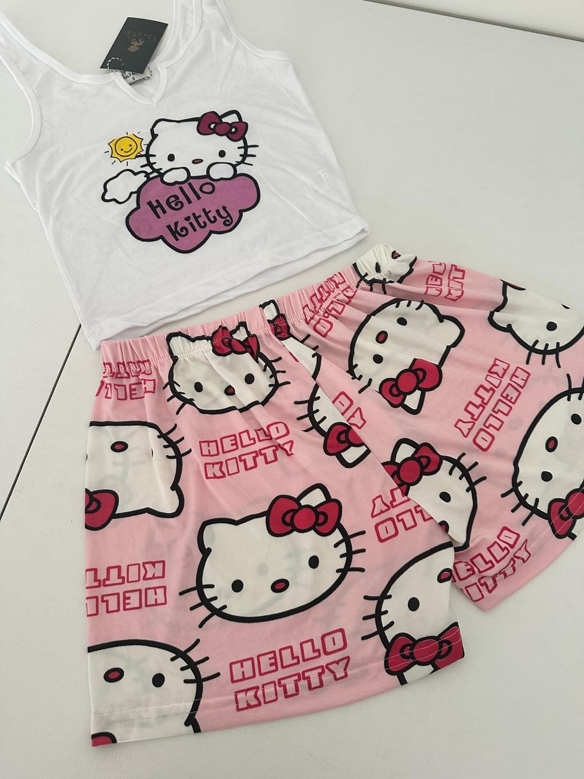  İNDİRİMLİ ÜRÜNLERKadın Desenli Baskılı Şortlu Pijama Takımı