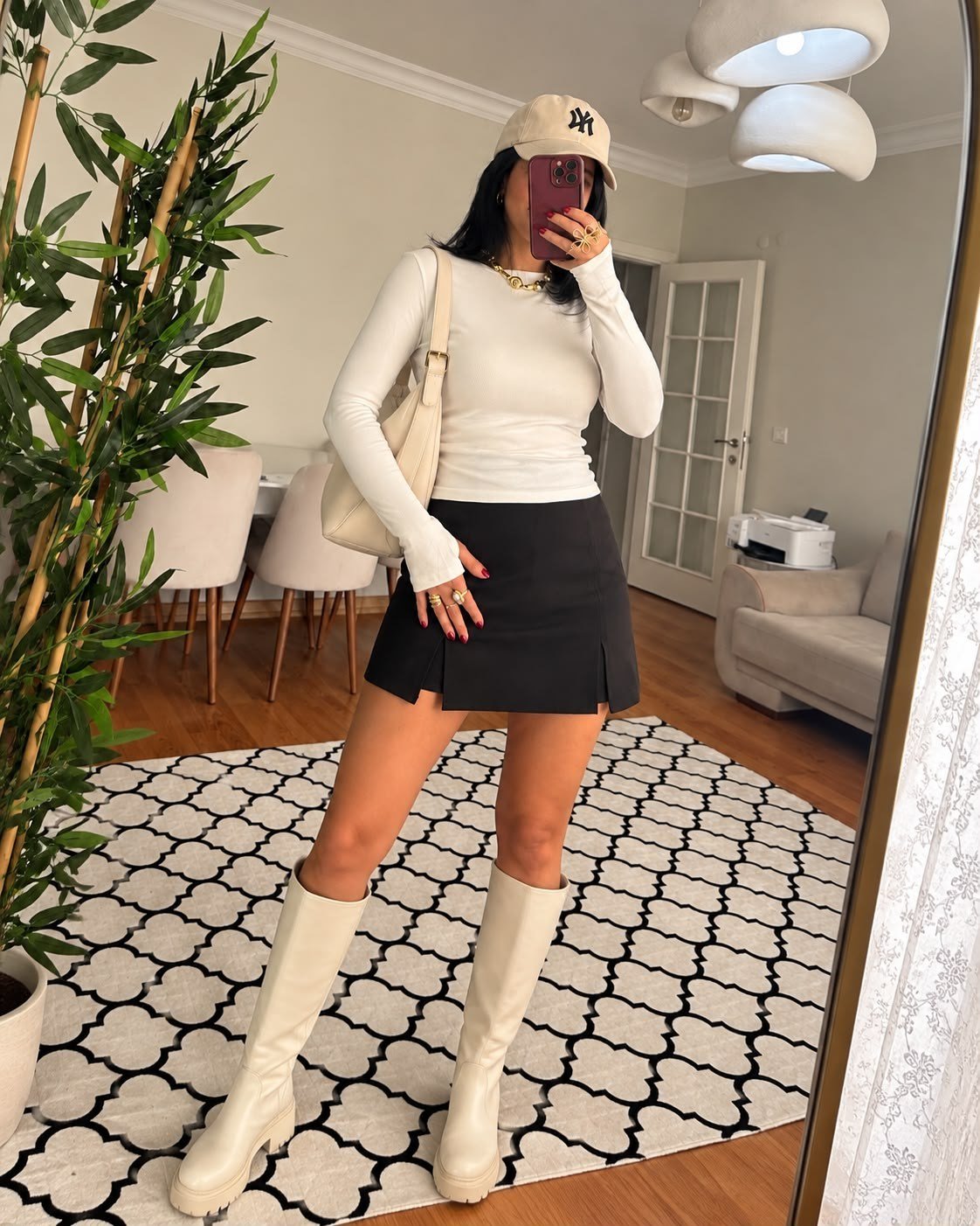 BLUZBeyaz Likralı Bisiklet Yaka Parmak Geçme Detay Basic Body
