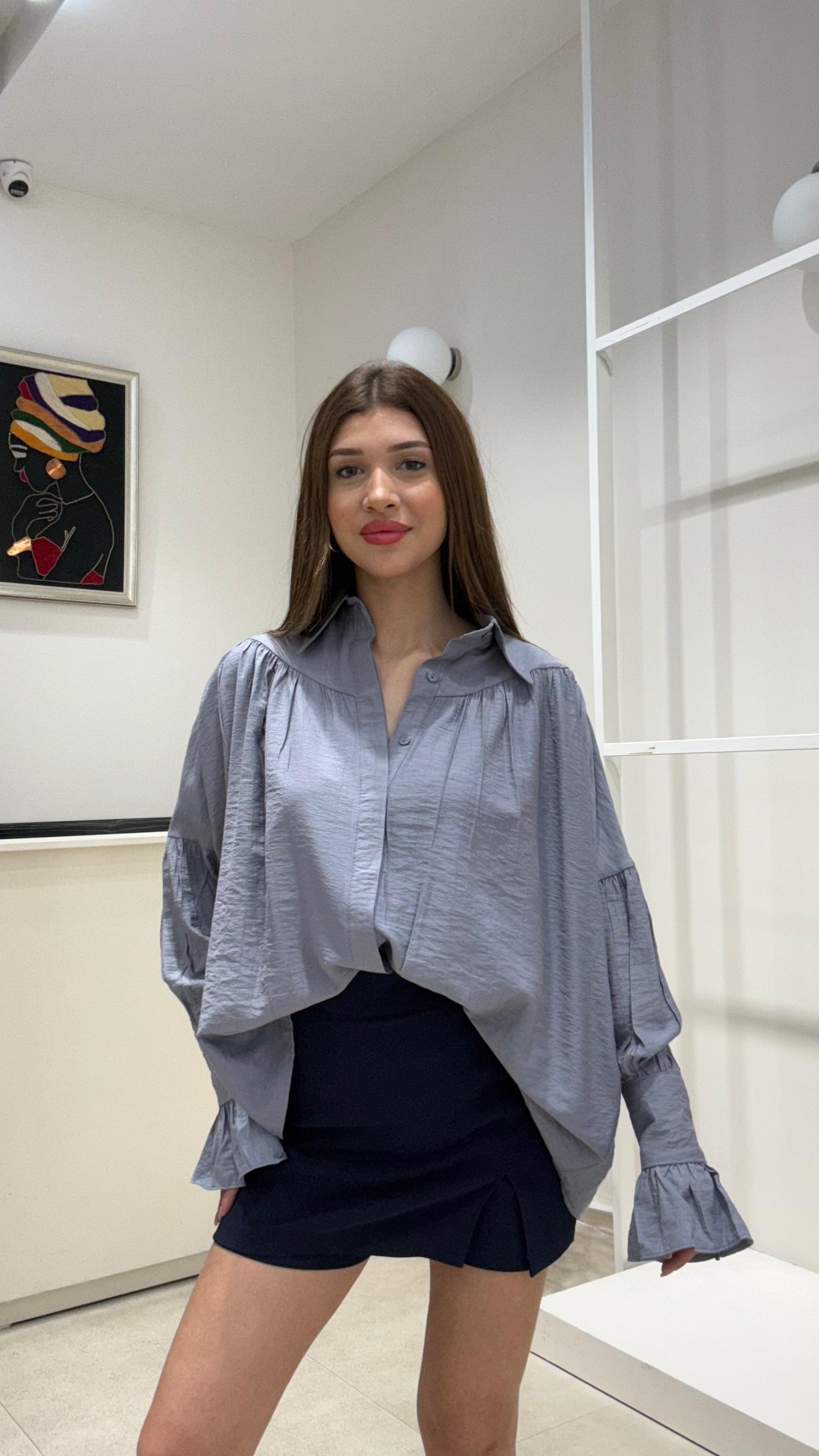 GÖMLEKKadın Büzgü ve Kol Detaylı Gömlek