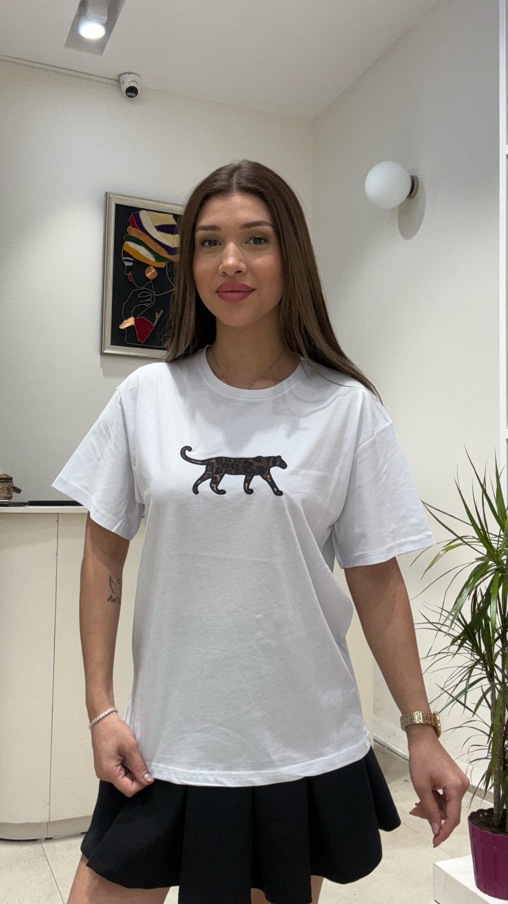 Kadın Leopar Hayvan Baskılı Oversize Salaş ve Rahat T-Shirt - BEYAZ