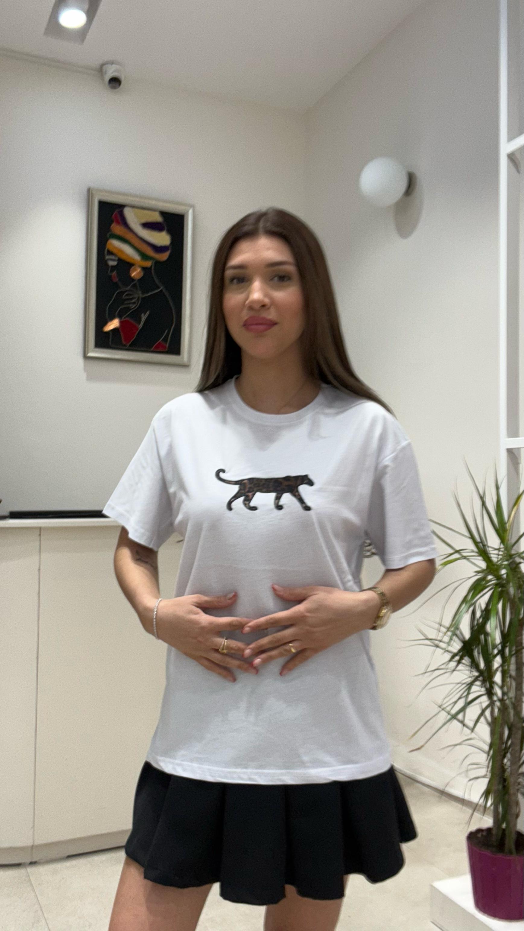 Kadın Leopar Hayvan Baskılı Oversize Salaş ve Rahat T-Shirt - BEYAZ