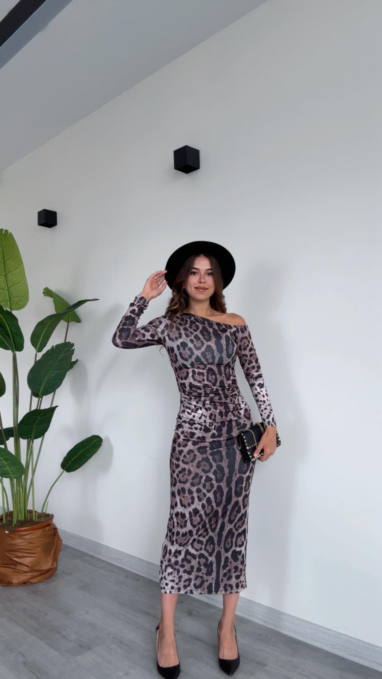 Kadın Leopar Kayık Yaka Midi Likralı Elbise