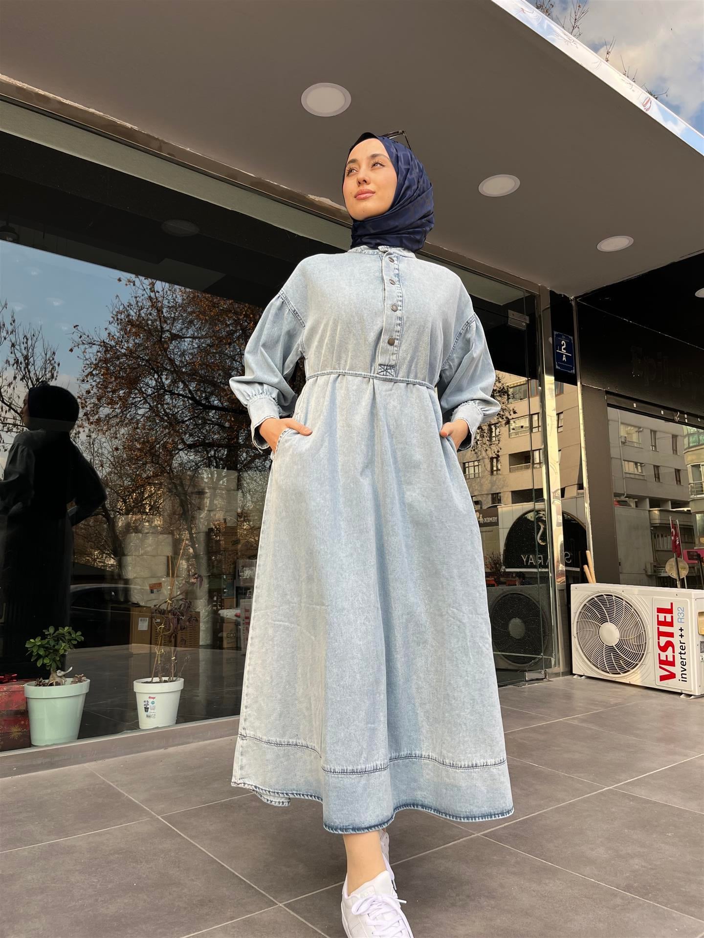 1511 Yarım Pat Metal Düğmeli Bağıcıklı Kot Elbise