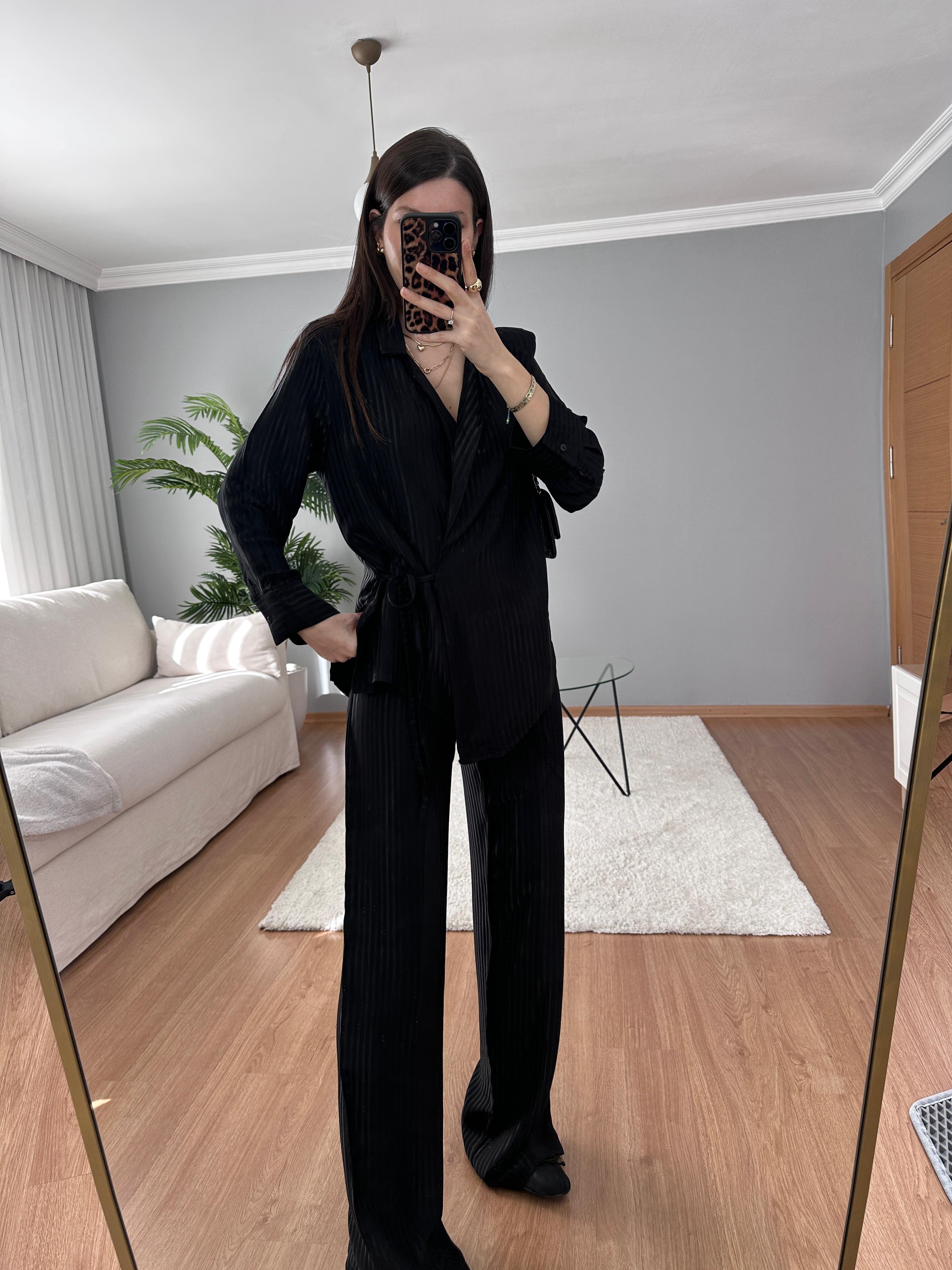  Katina Siyah Takım