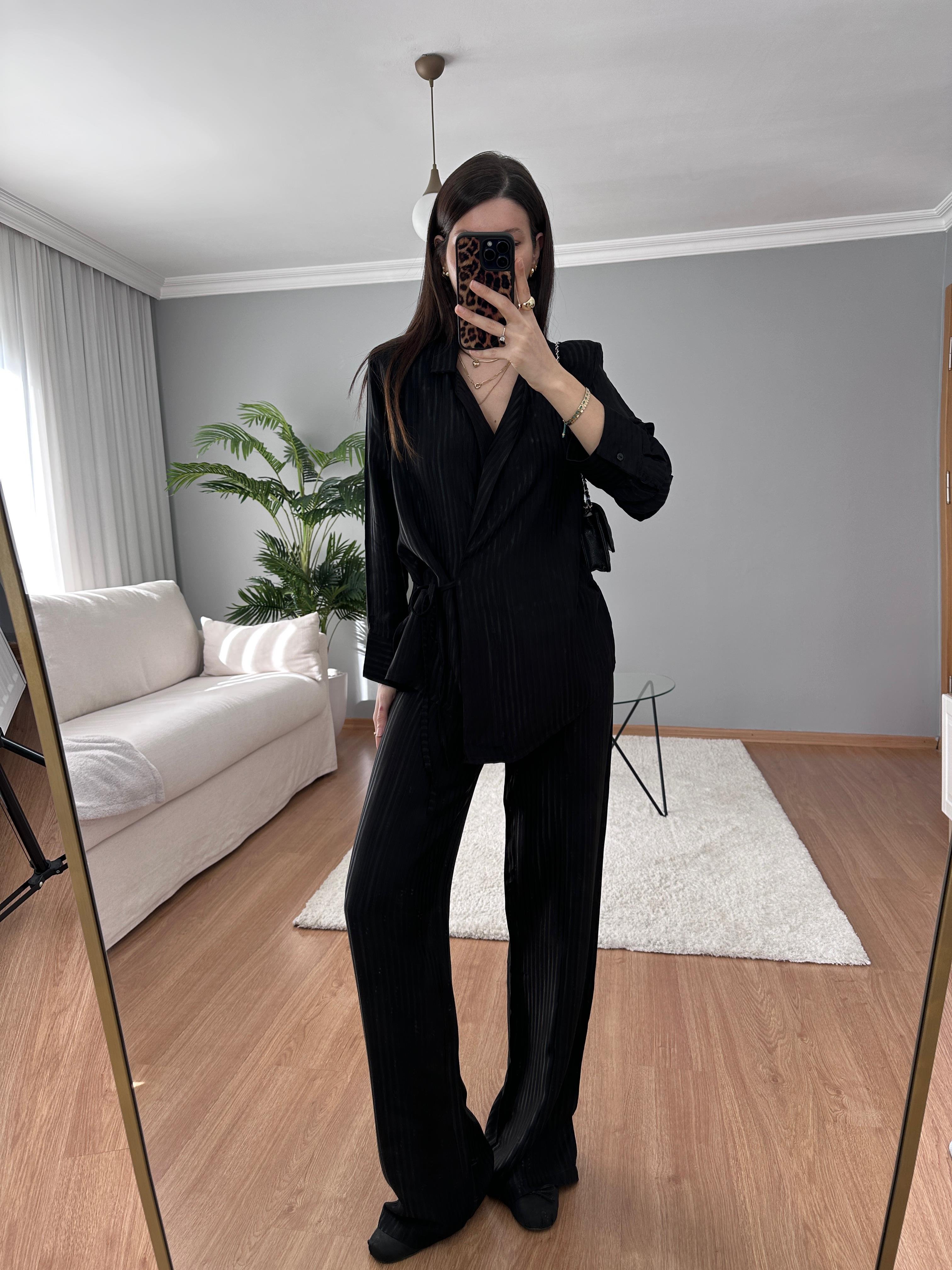  Katina Siyah Takım