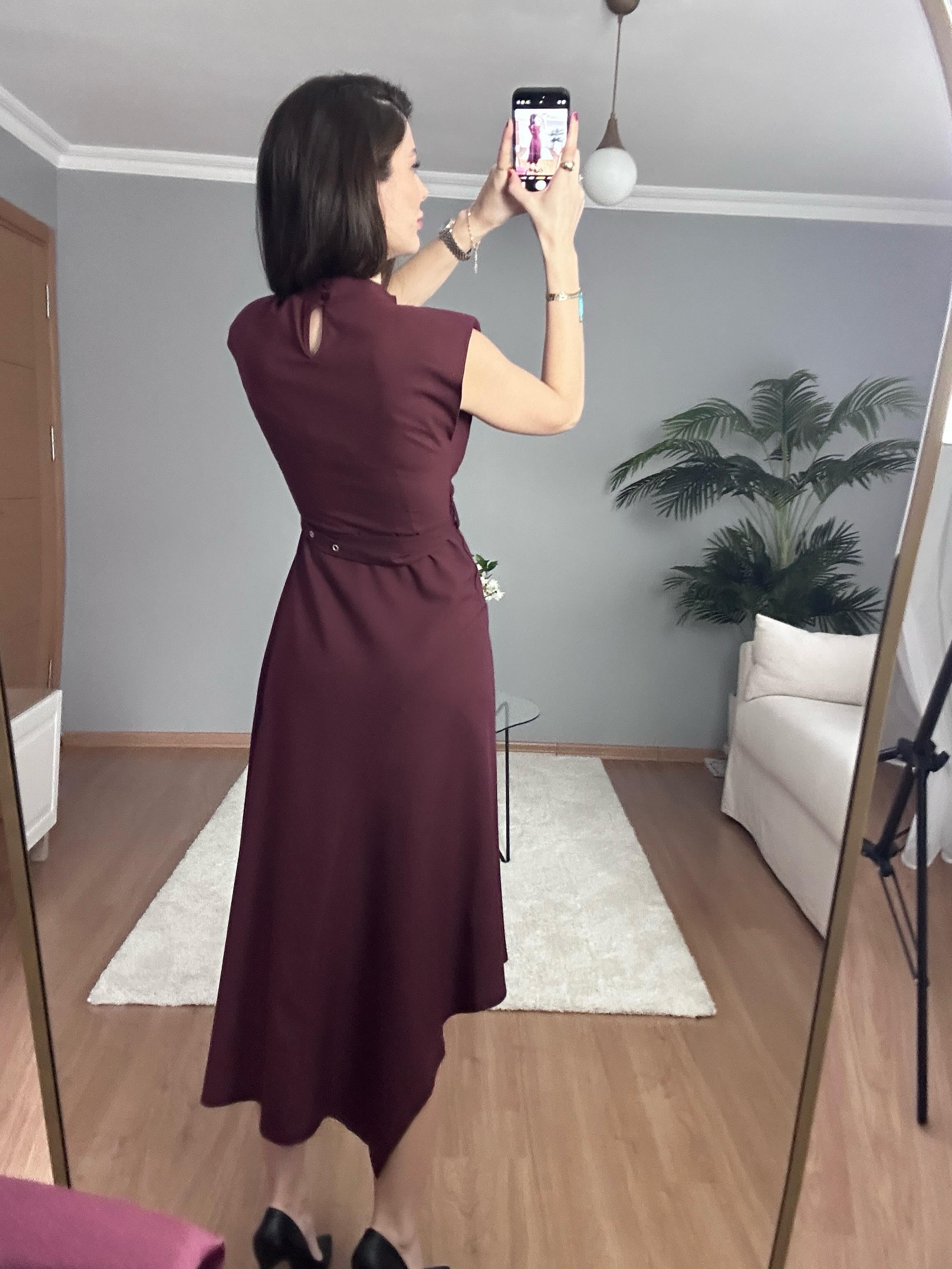 Bordo Asimetrik Kemerli Elbise 