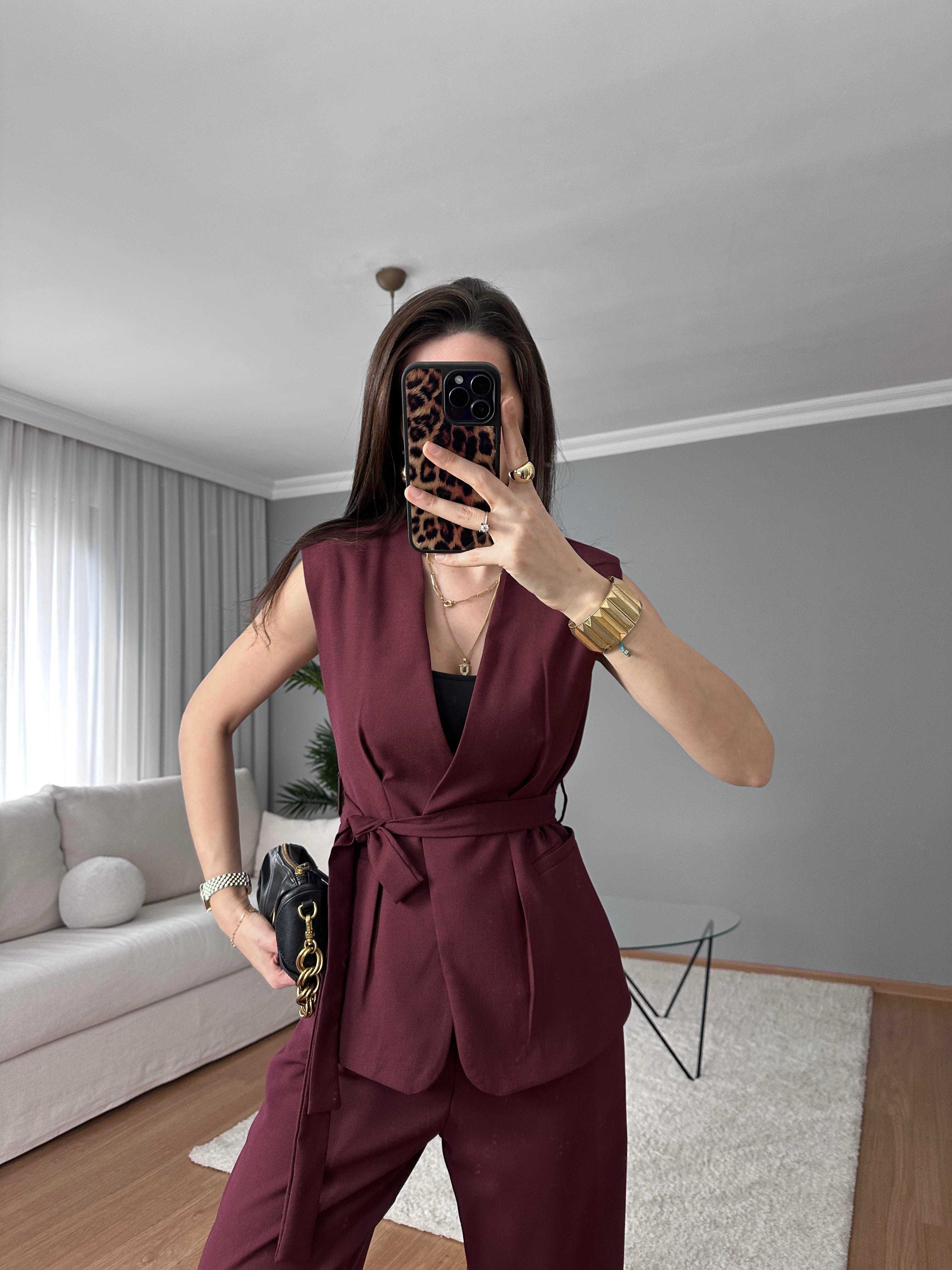 Bordo Kuşaklı Yelekli Takım