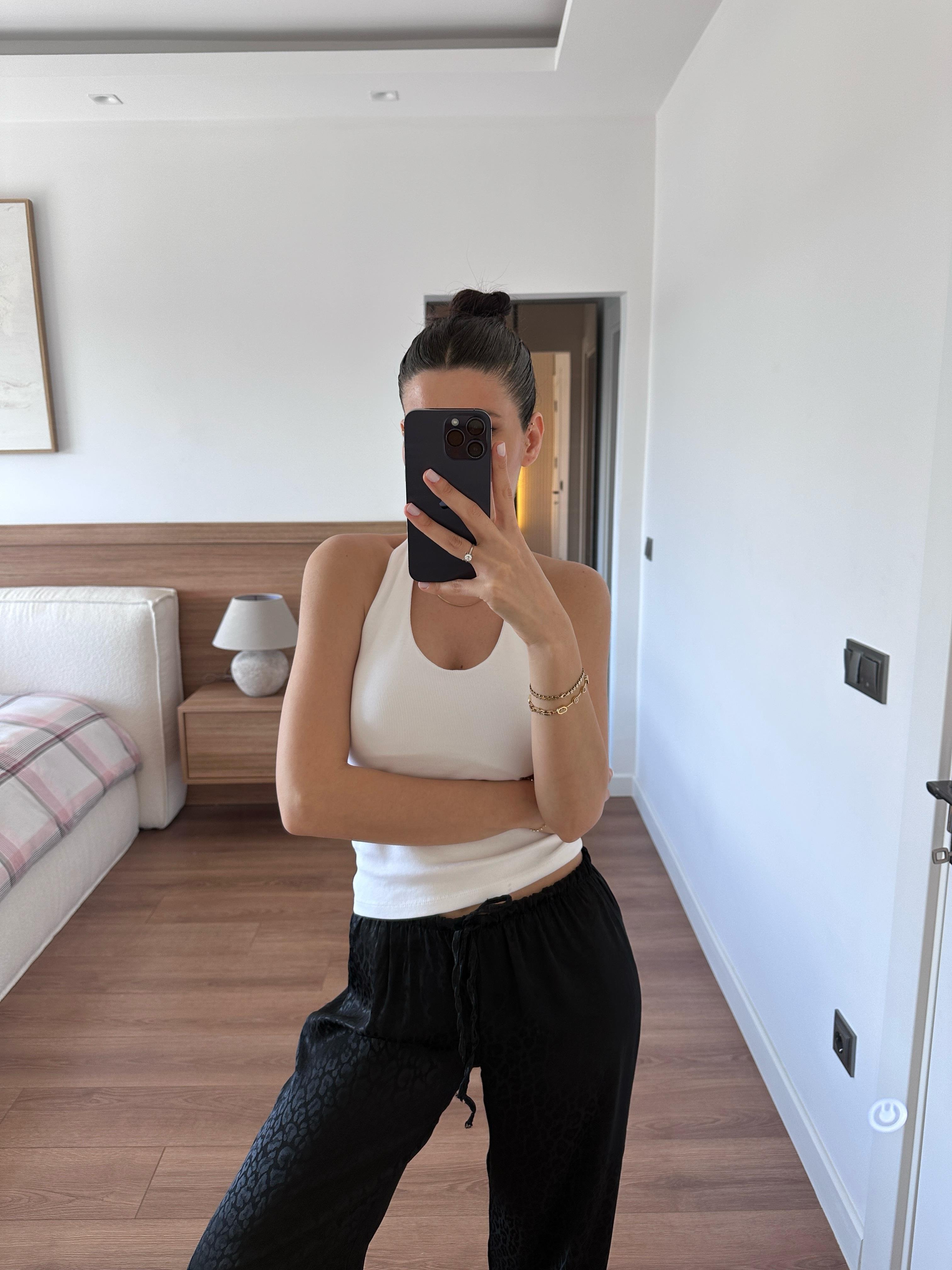 Boyundan Geçmeli Beyaz Crop Top