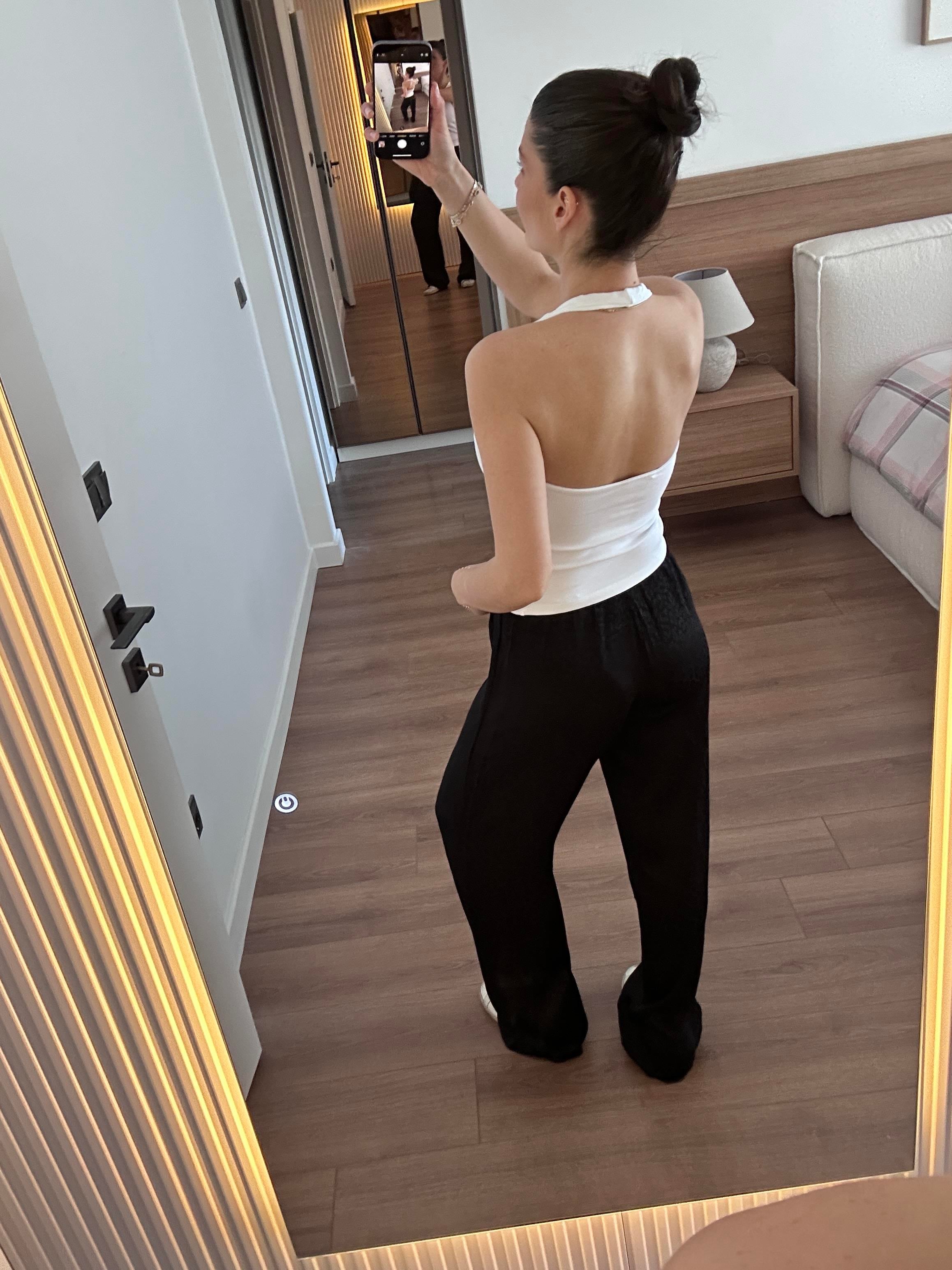 Boyundan Geçmeli Beyaz Crop Top
