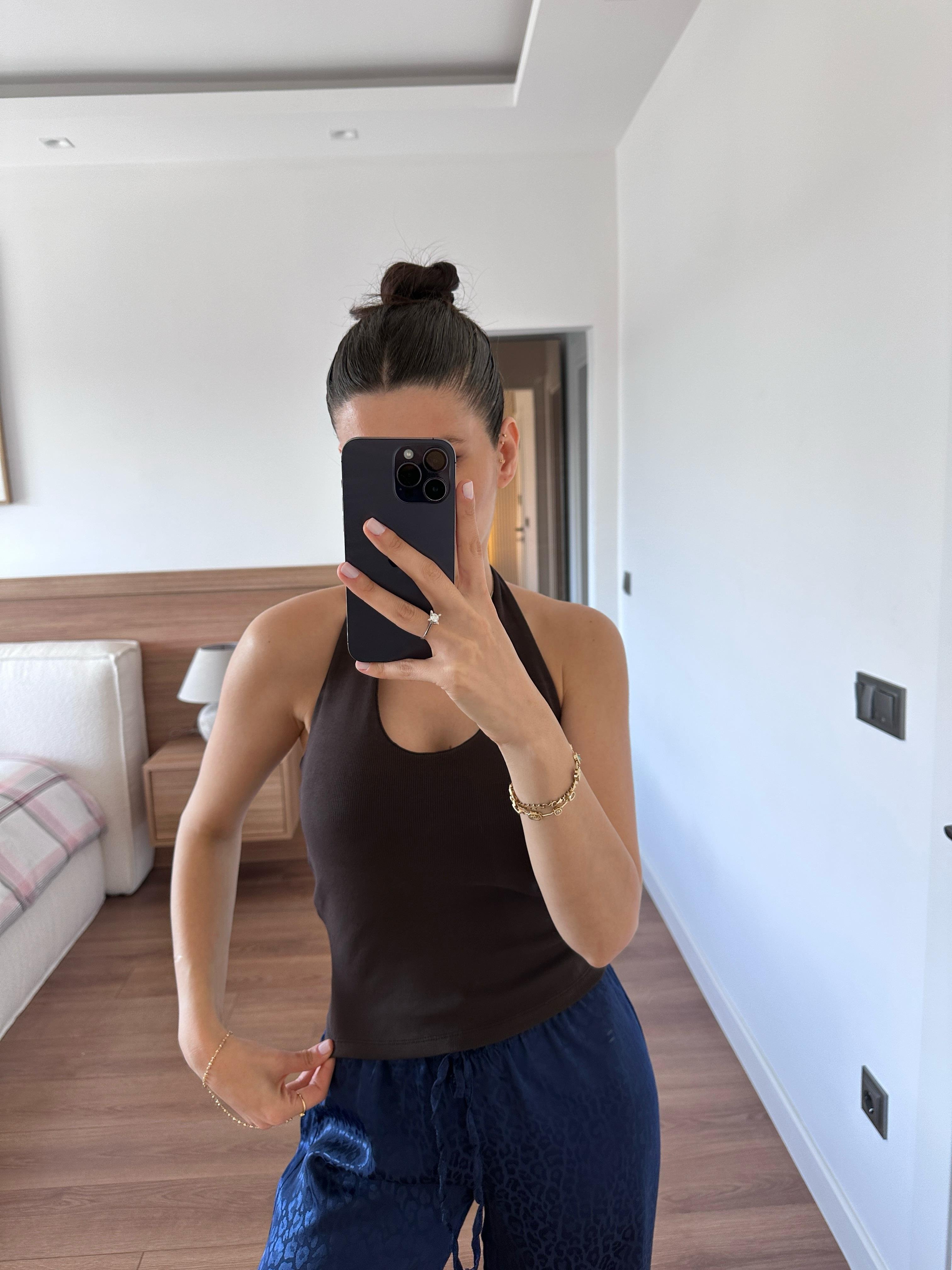 Boyundan Geçmeli Kahve Crop Top