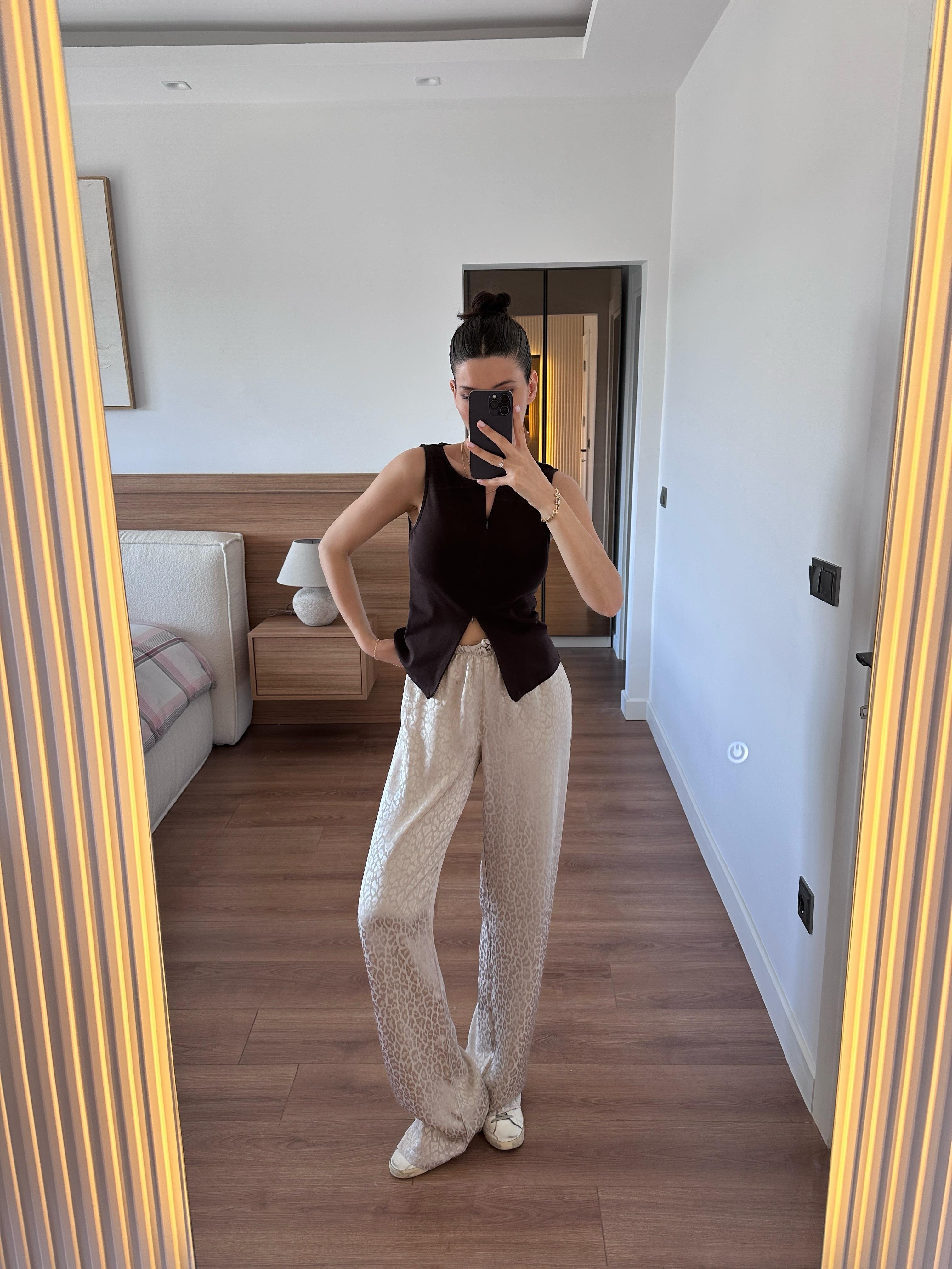 Jakarlı Bej Pantolon
