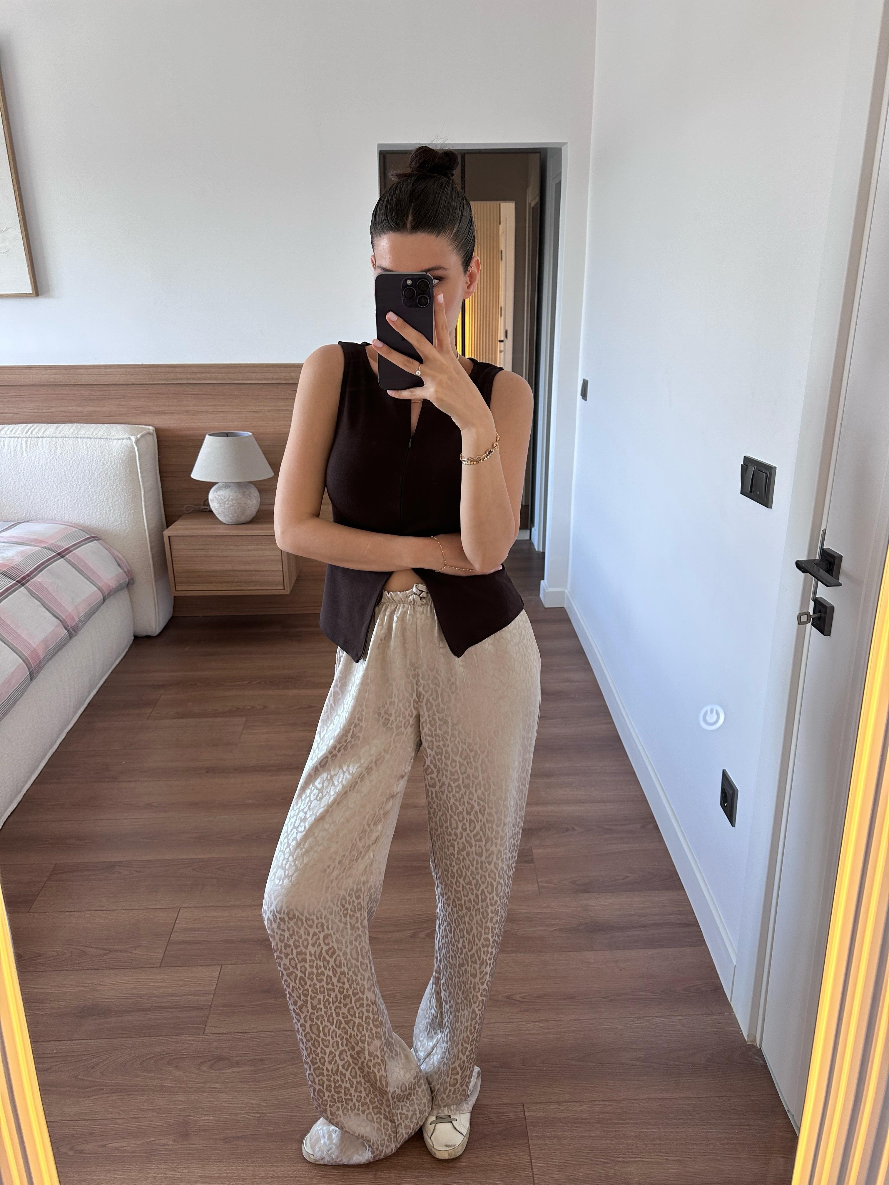 Jakarlı Bej Pantolon