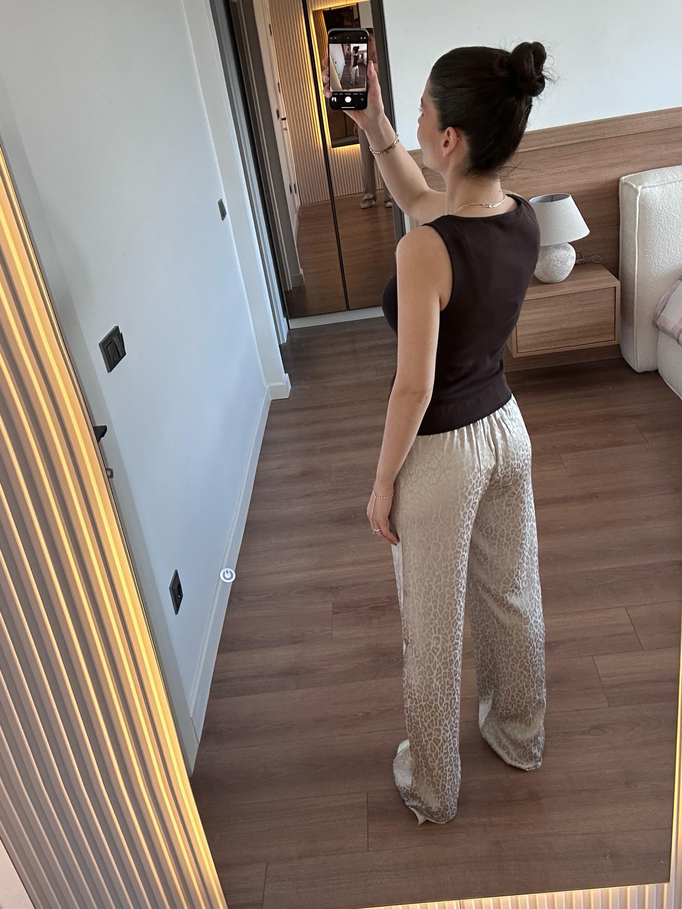 Jakarlı Bej Pantolon