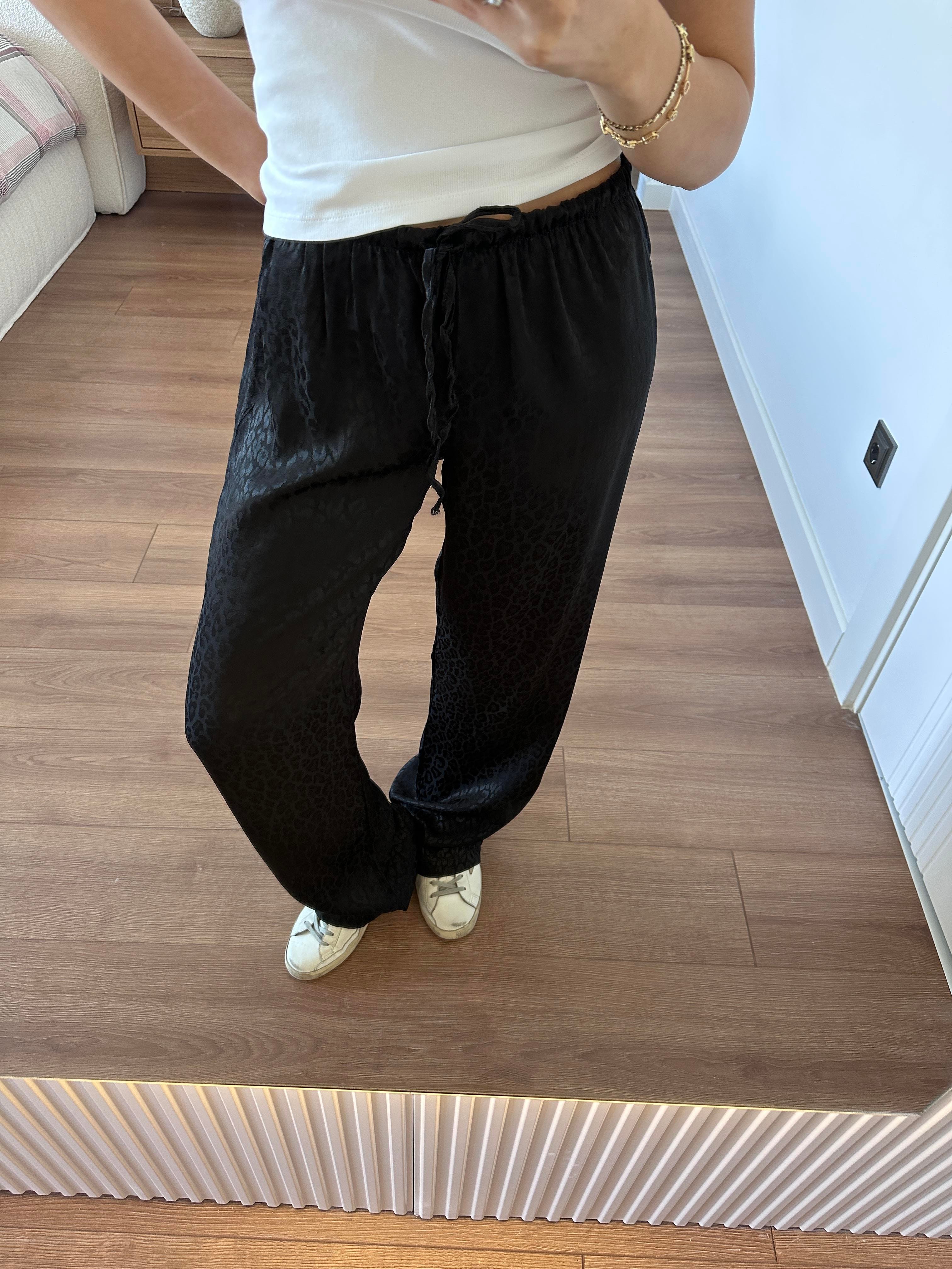 Jakarlı Siyah Pantolon