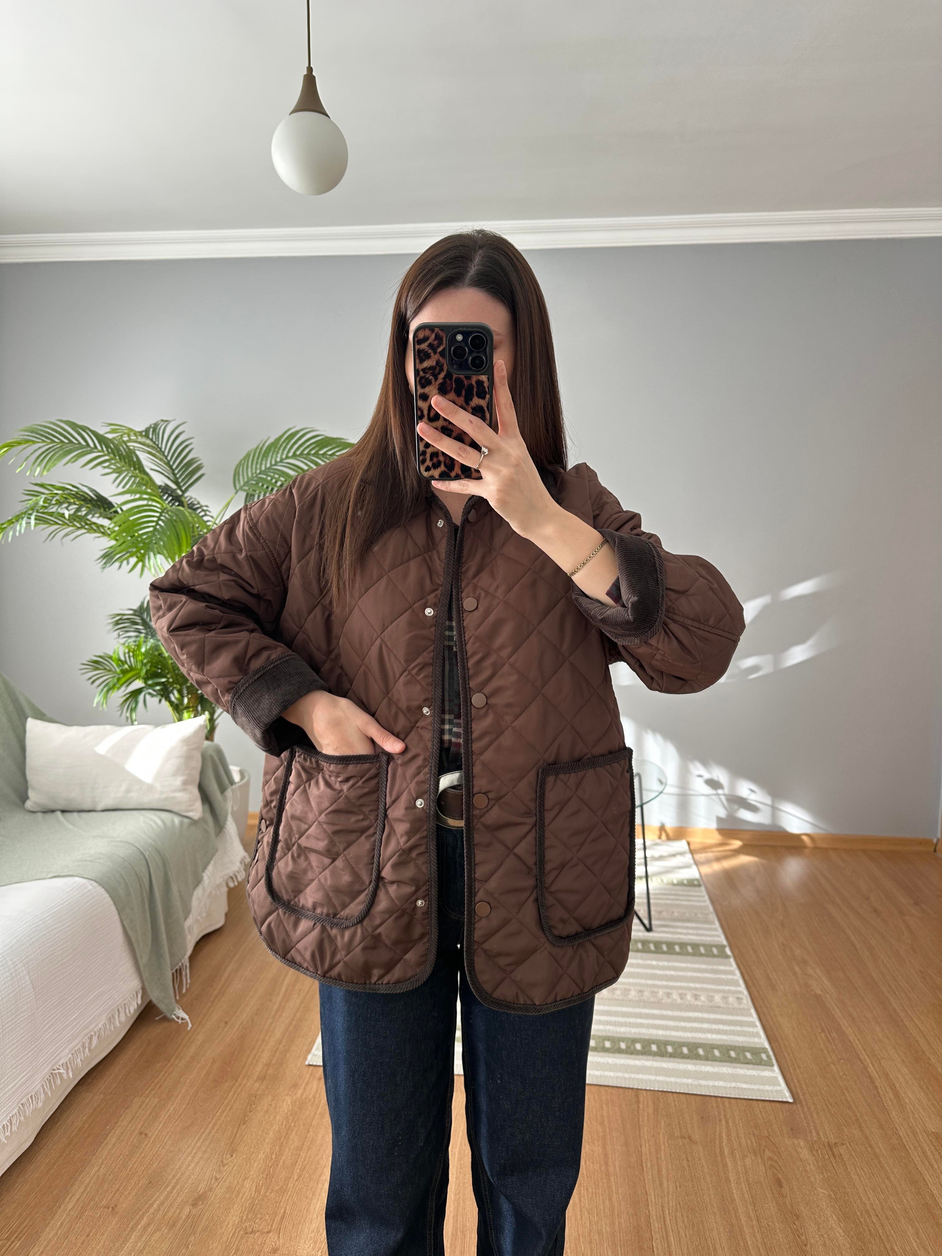 Kadife Detaylı Kahve Rengi Kapitone Mont