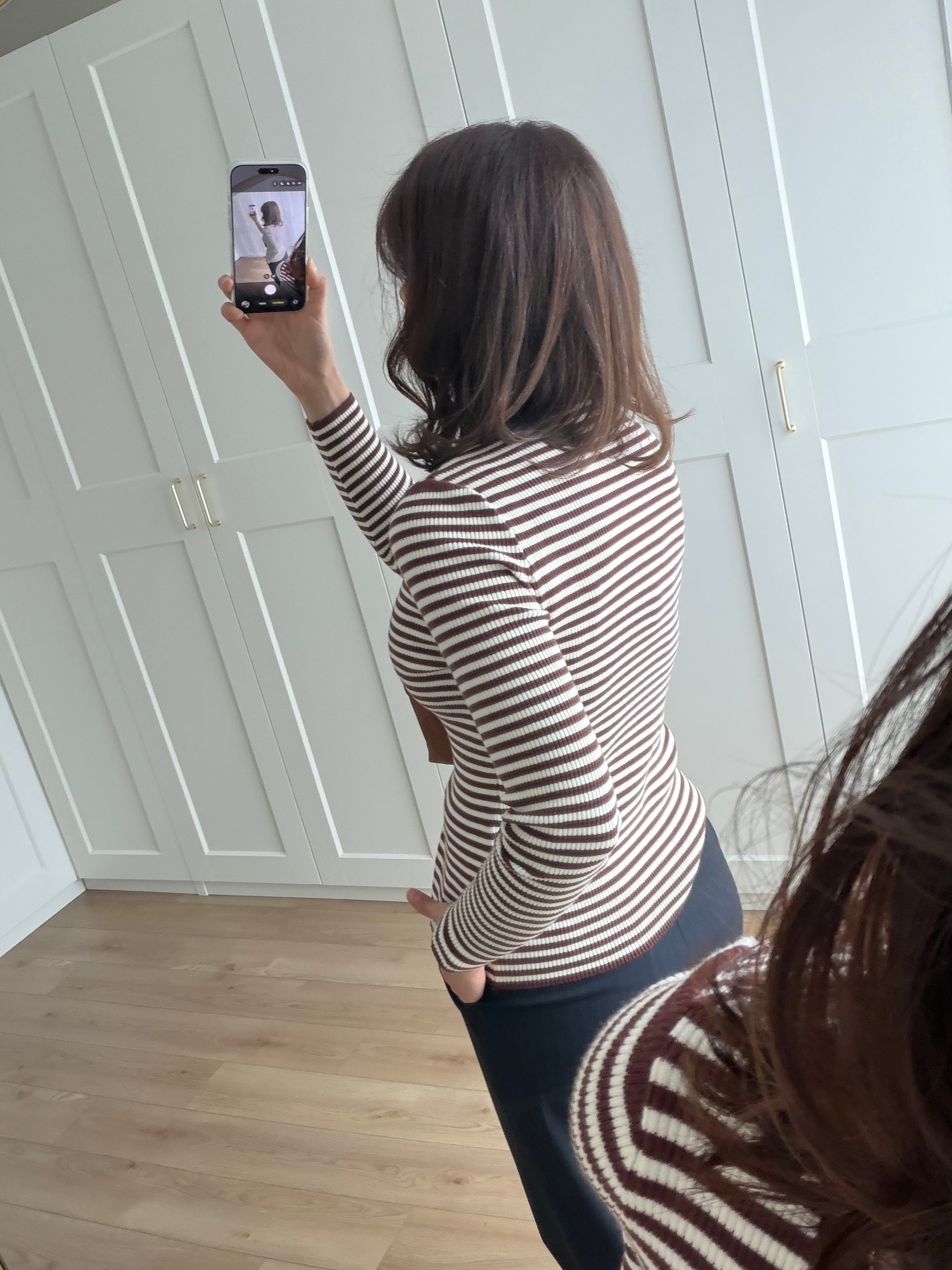 Kahve Beyaz Çizgili Triko Hırka