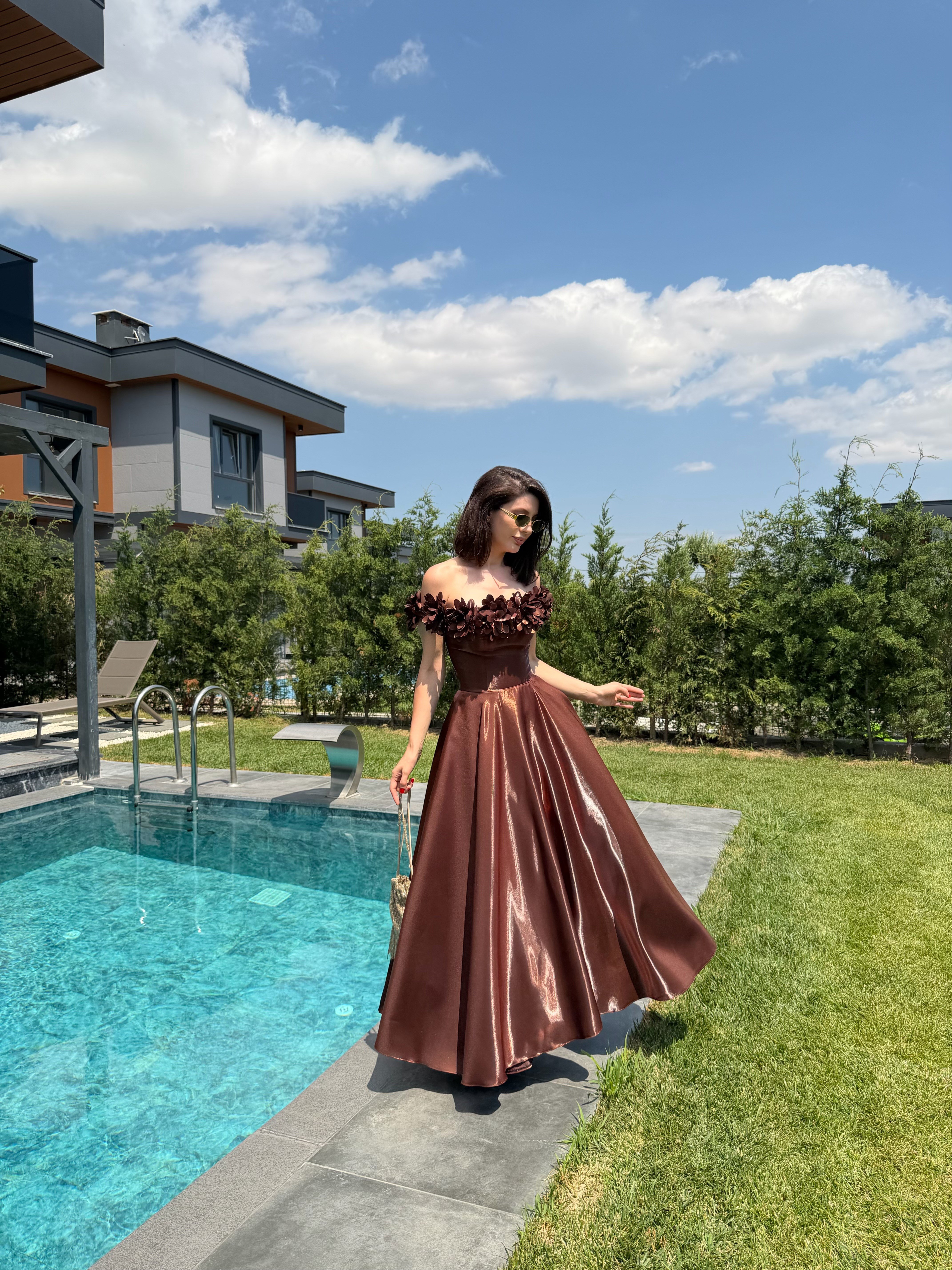 Kahve Rengi Blossom Satin Midi Elbise 