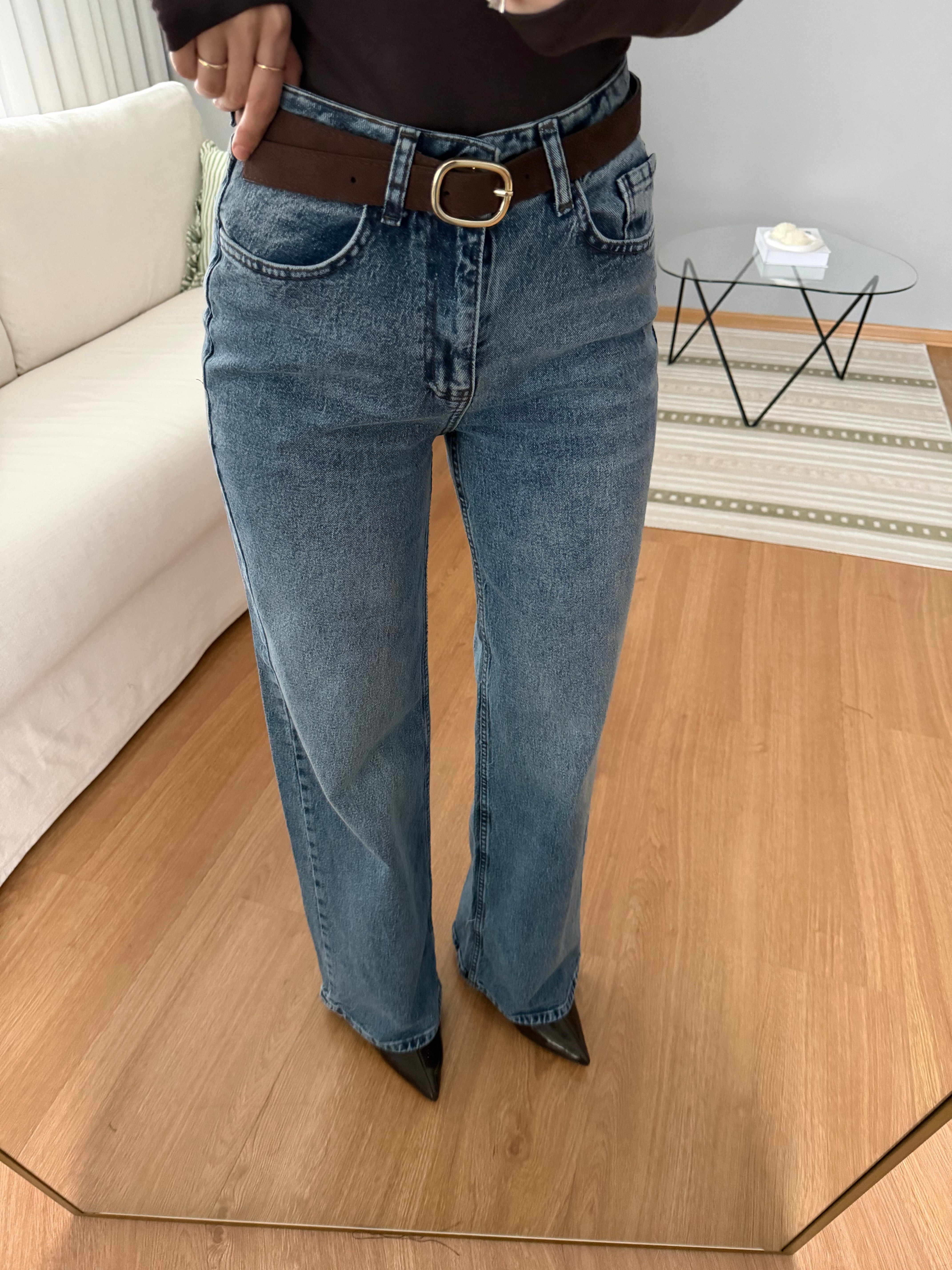 Kemerli Düz Kesim Mavi Jean