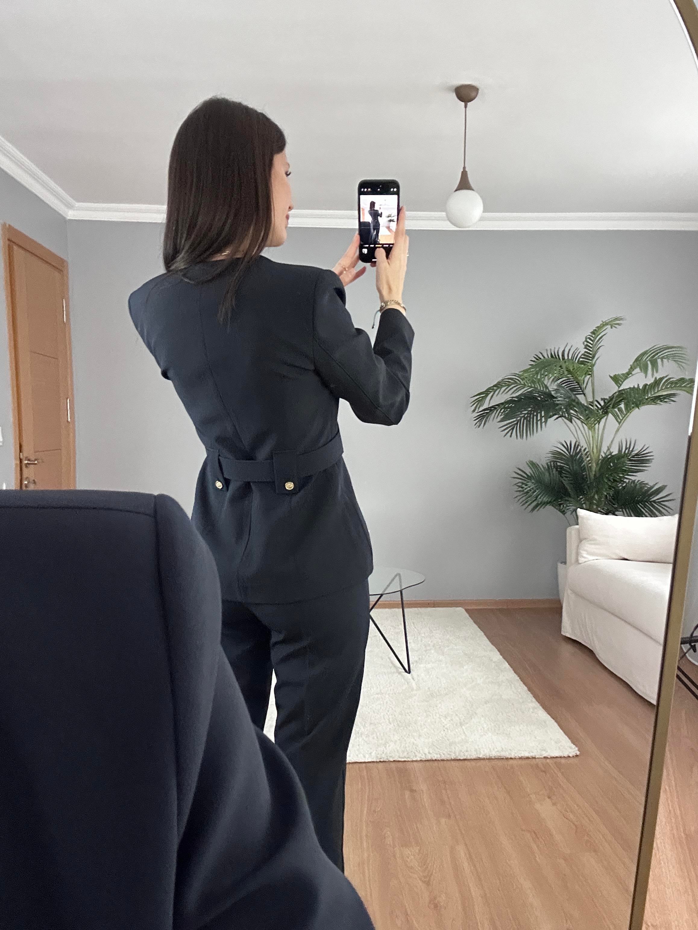 Lili Lacivert Takım