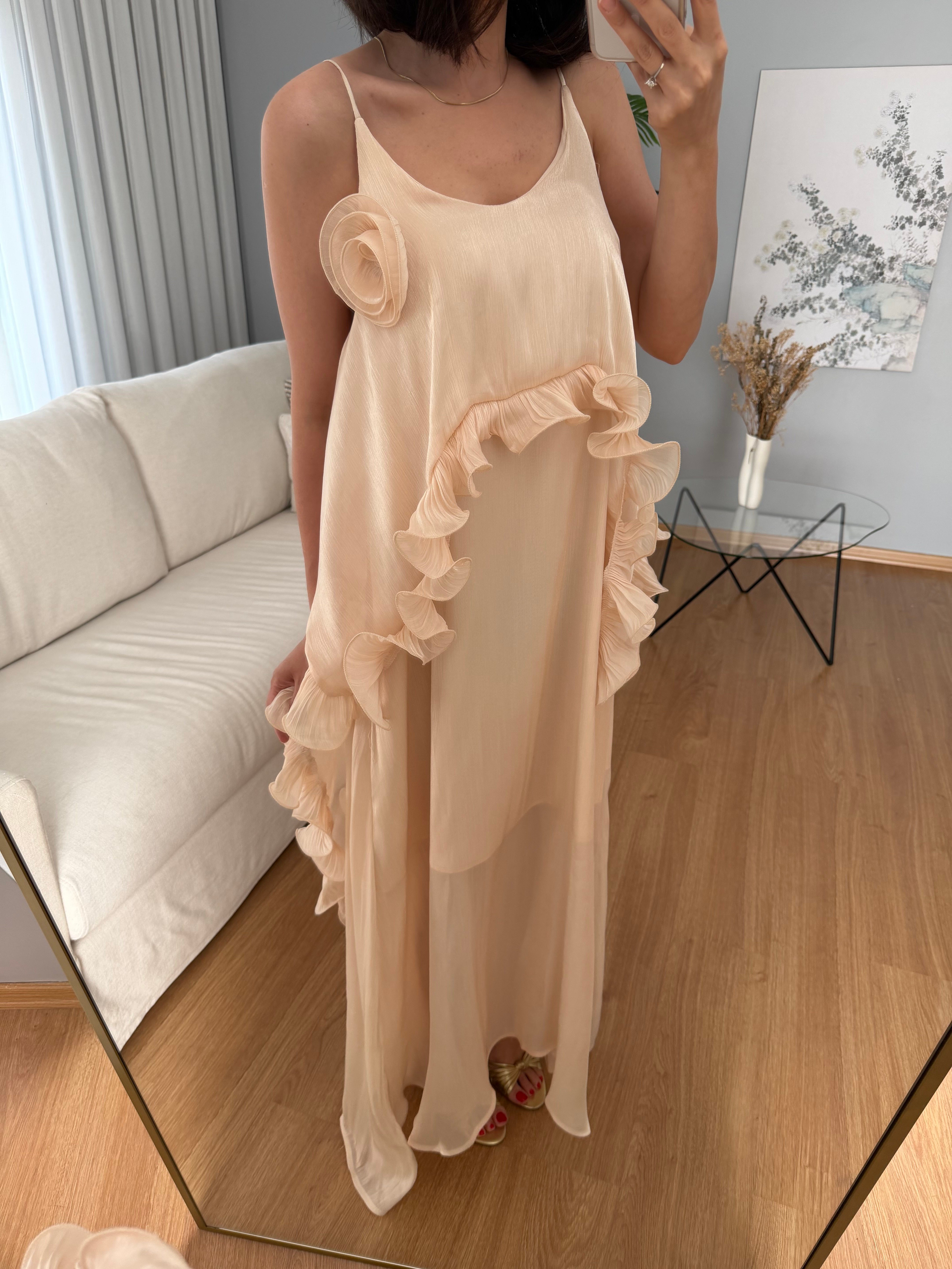 Liva Gül Detaylı Bej Rengi Elbise