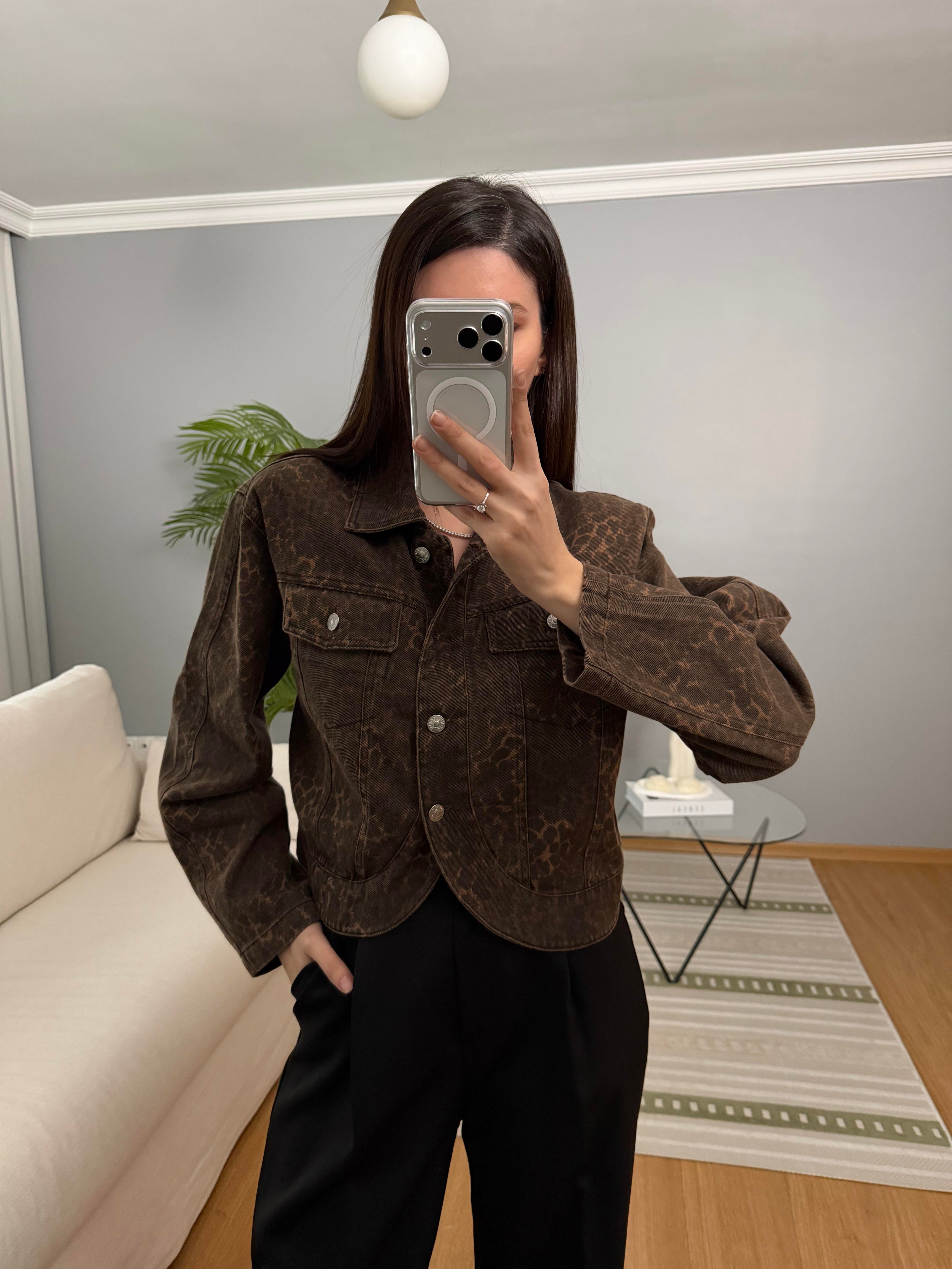 Looksy Leopar Celet