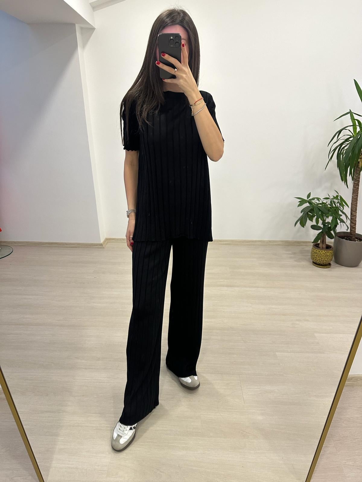 luna-siyah-fitilli-triko-takim--0-5ded.jpg