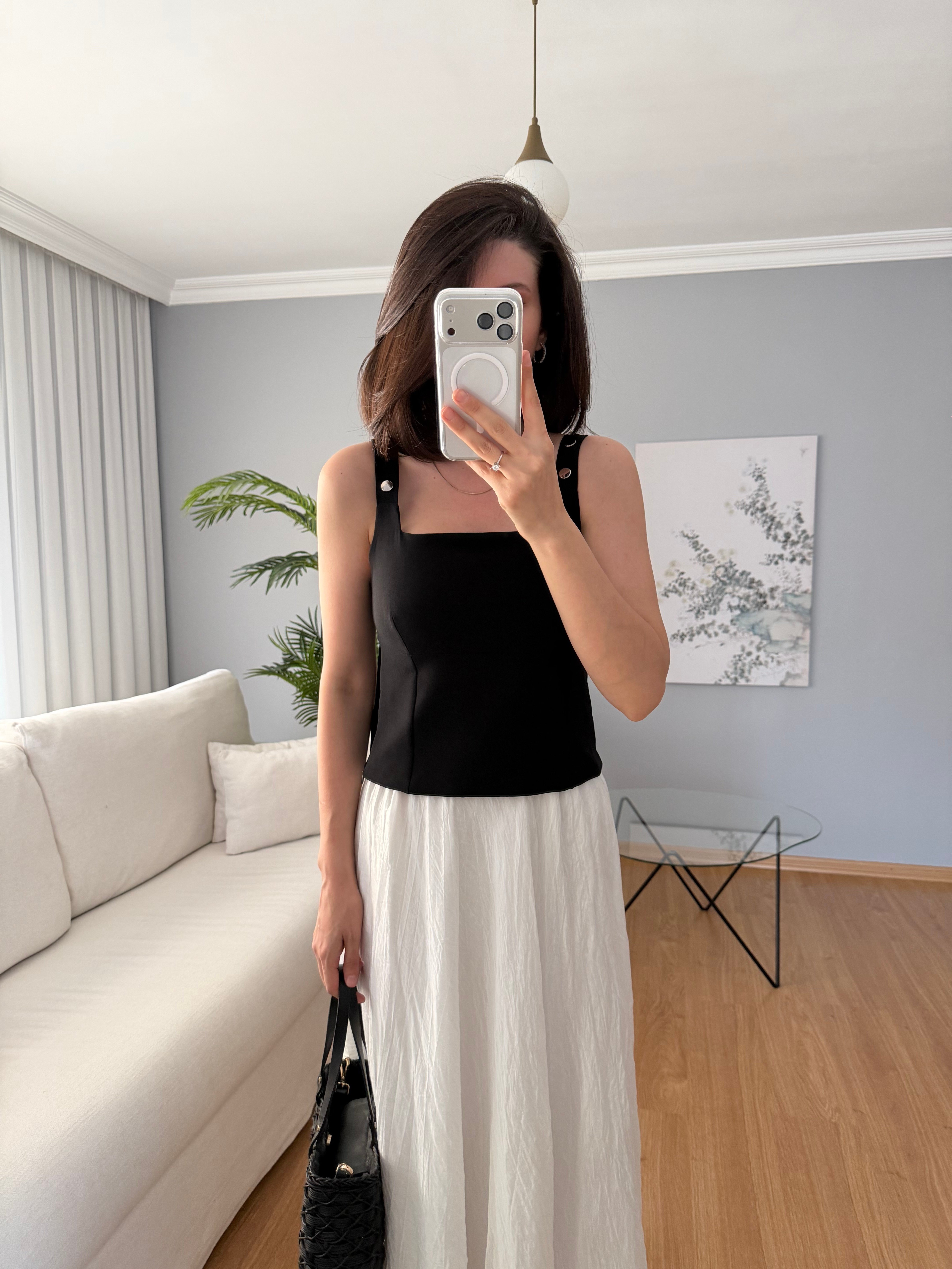 Omuzları Çıtçıtlı Siyah Renk Bluz