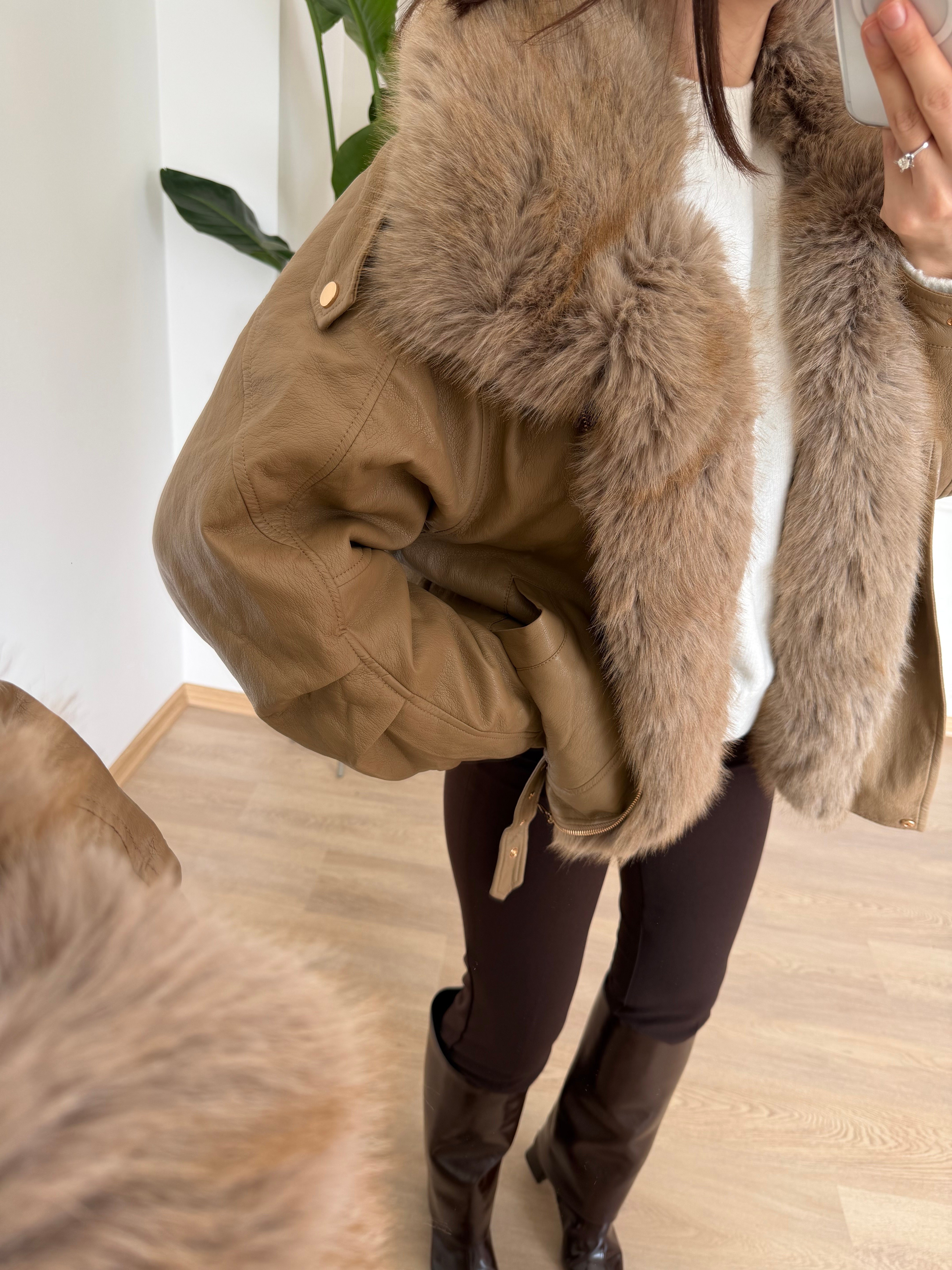 Premium Yumuşak Derili Koyu Bej Rengi Küklü Mont 