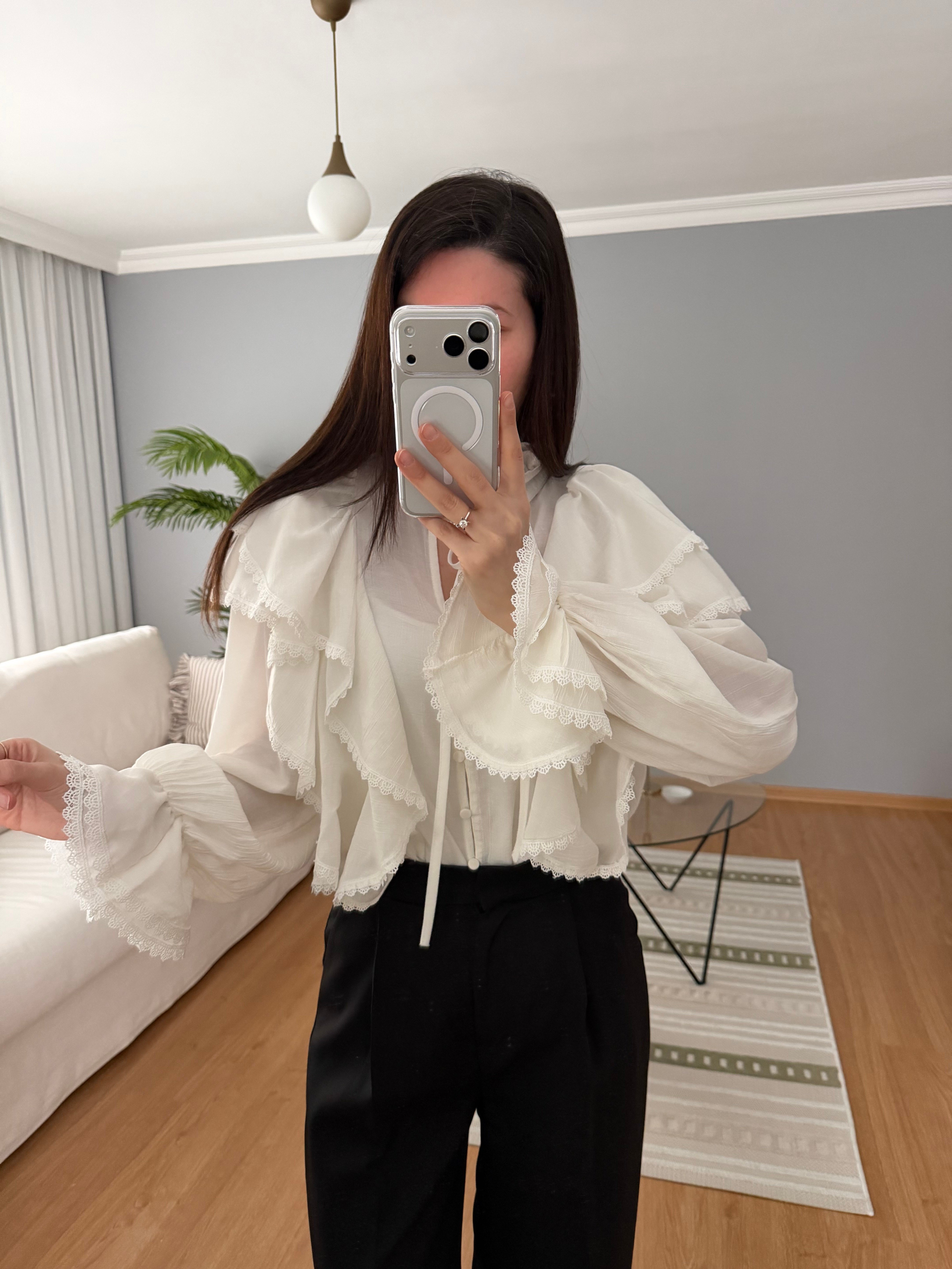 Romance Fırfır Detaylı Bluz