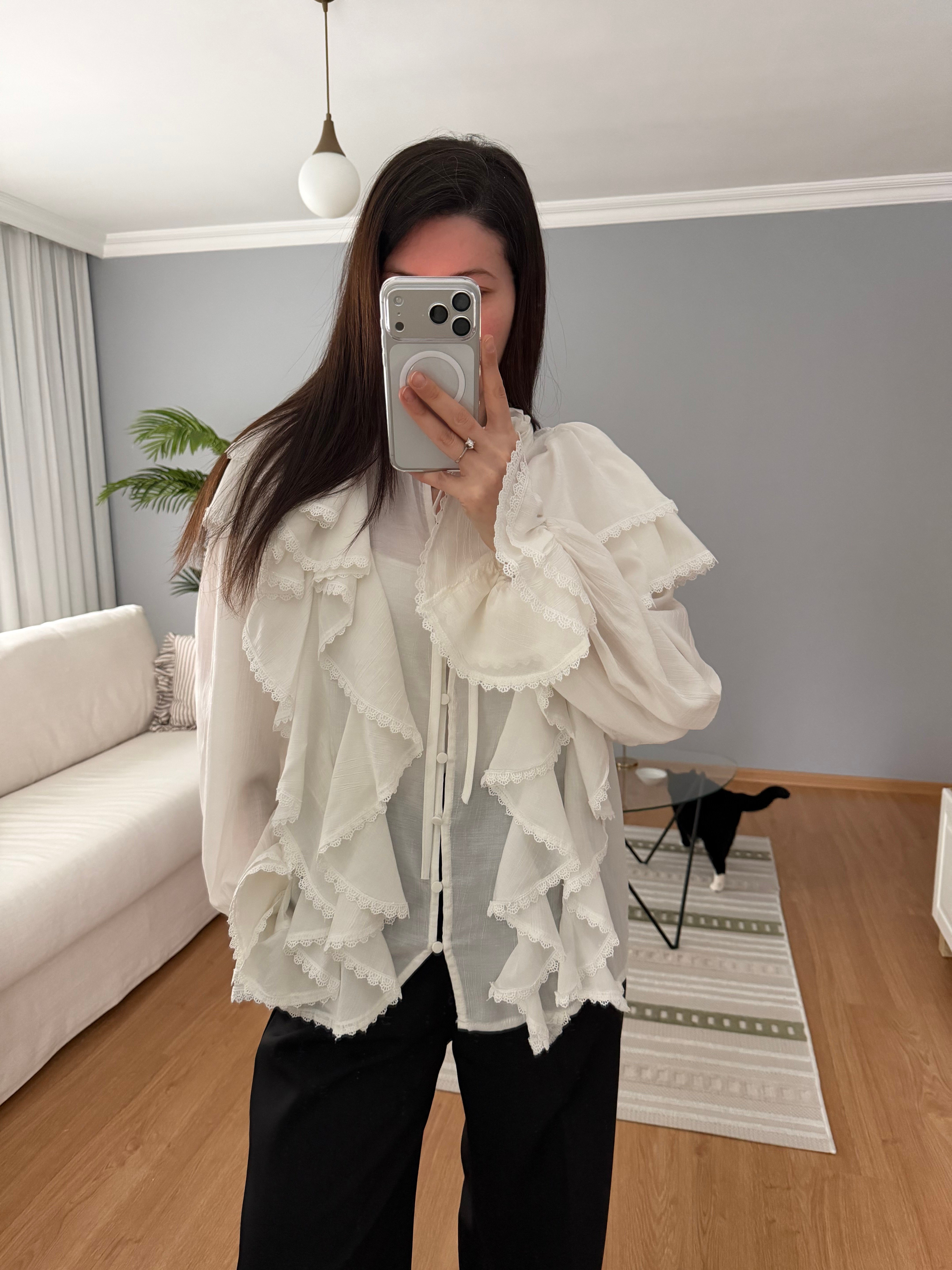 Romance Fırfır Detaylı Bluz