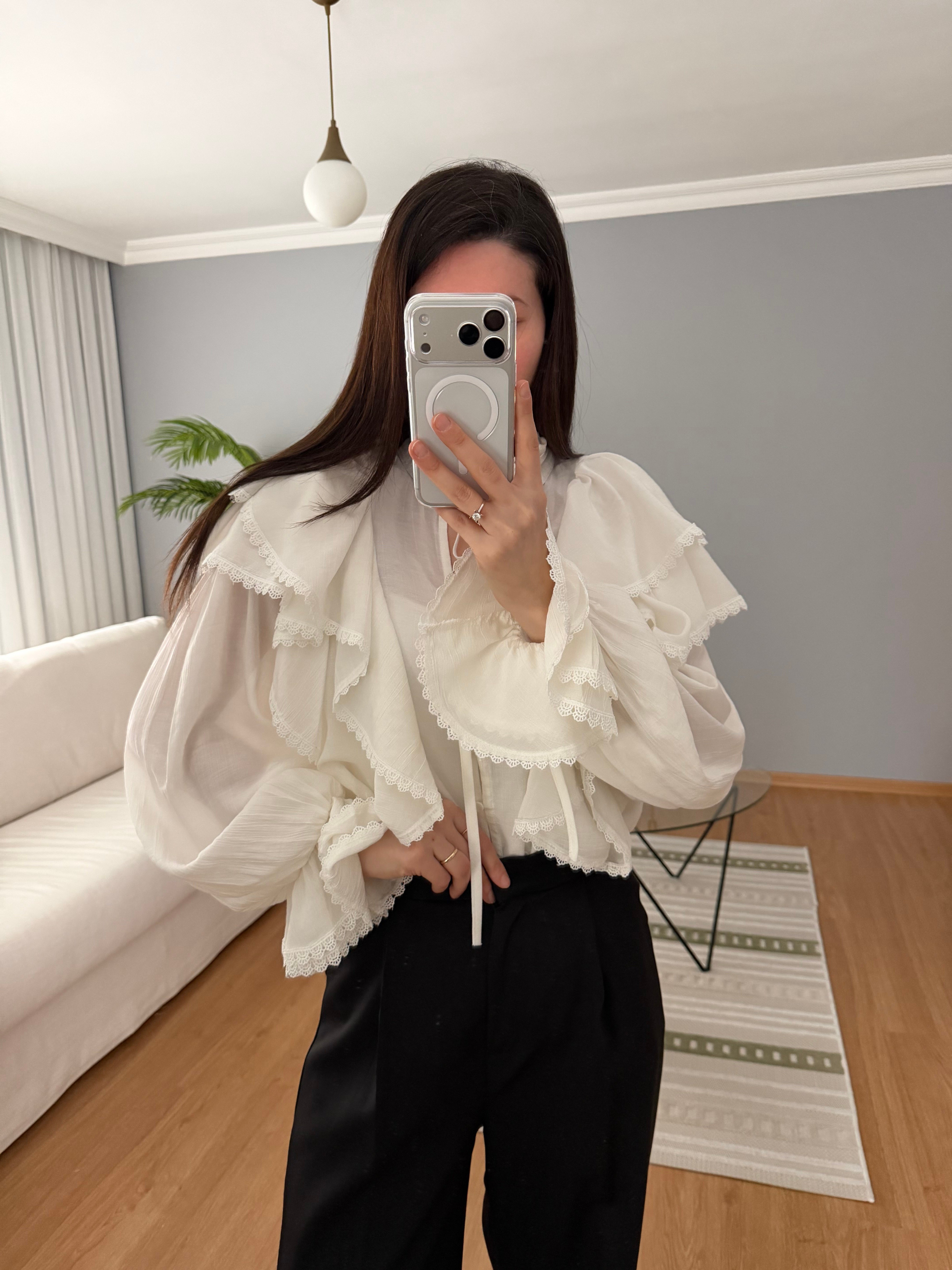 Romance Fırfır Detaylı Bluz
