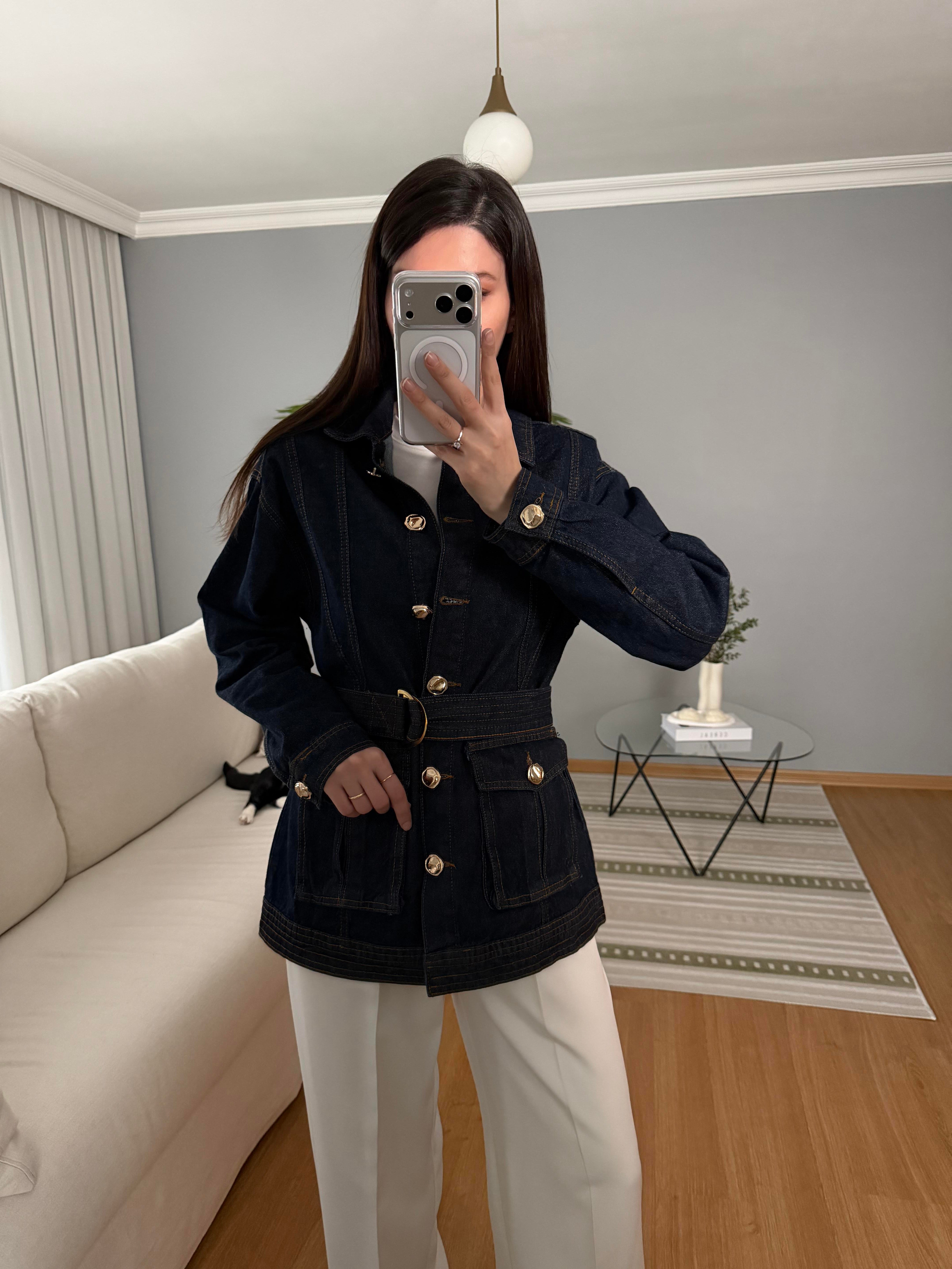 Runwaya Gold Düğmeli Kemerli Ceket 