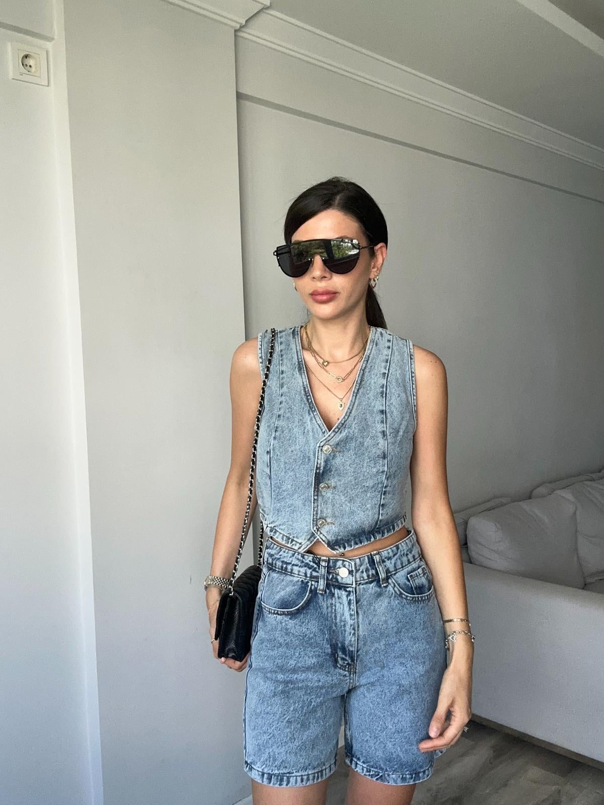 sortlu-yelekli-denim-takim--b-a318.jpg