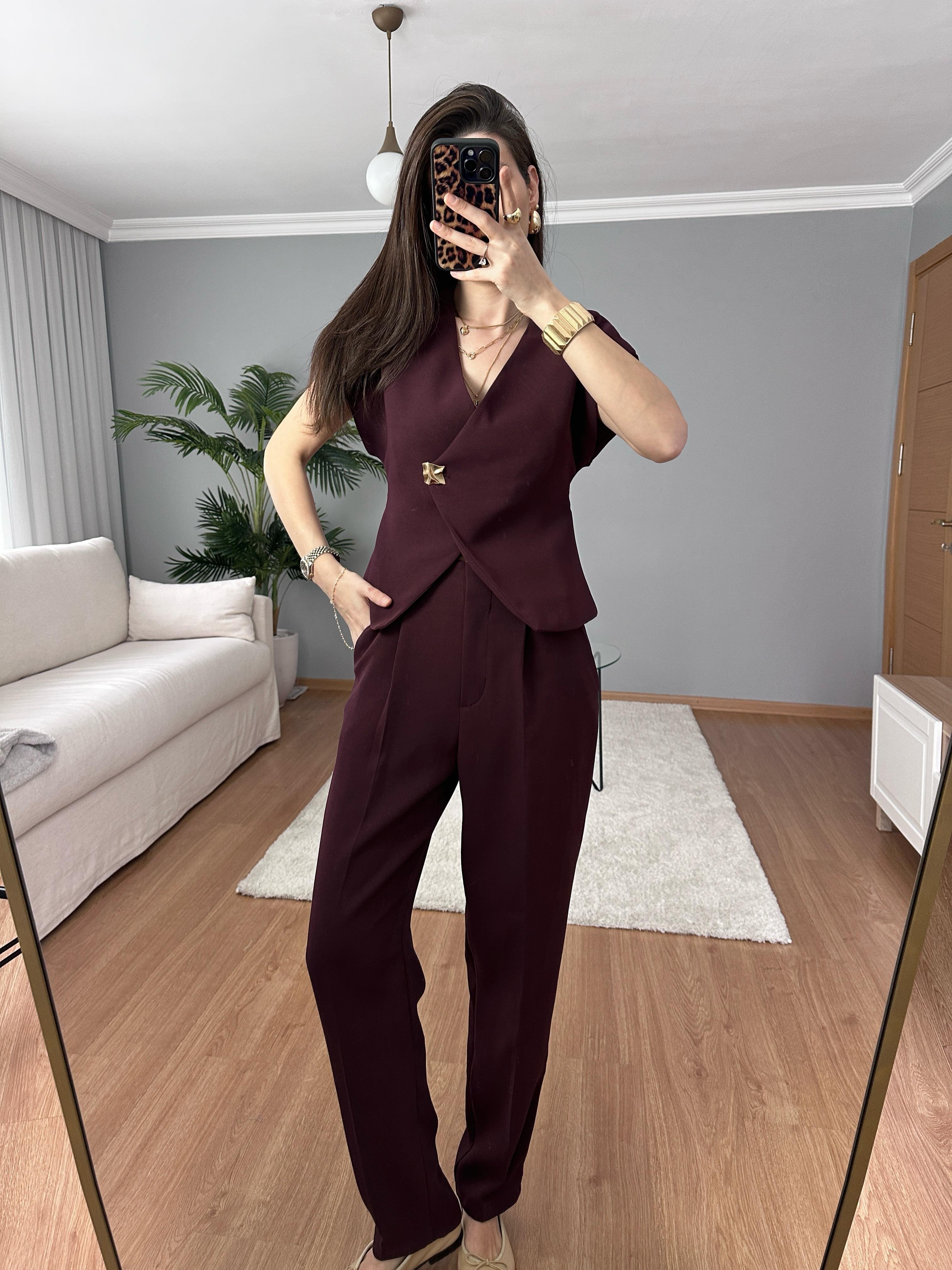 Tek Düğme Detaylı Mürdüm Takım