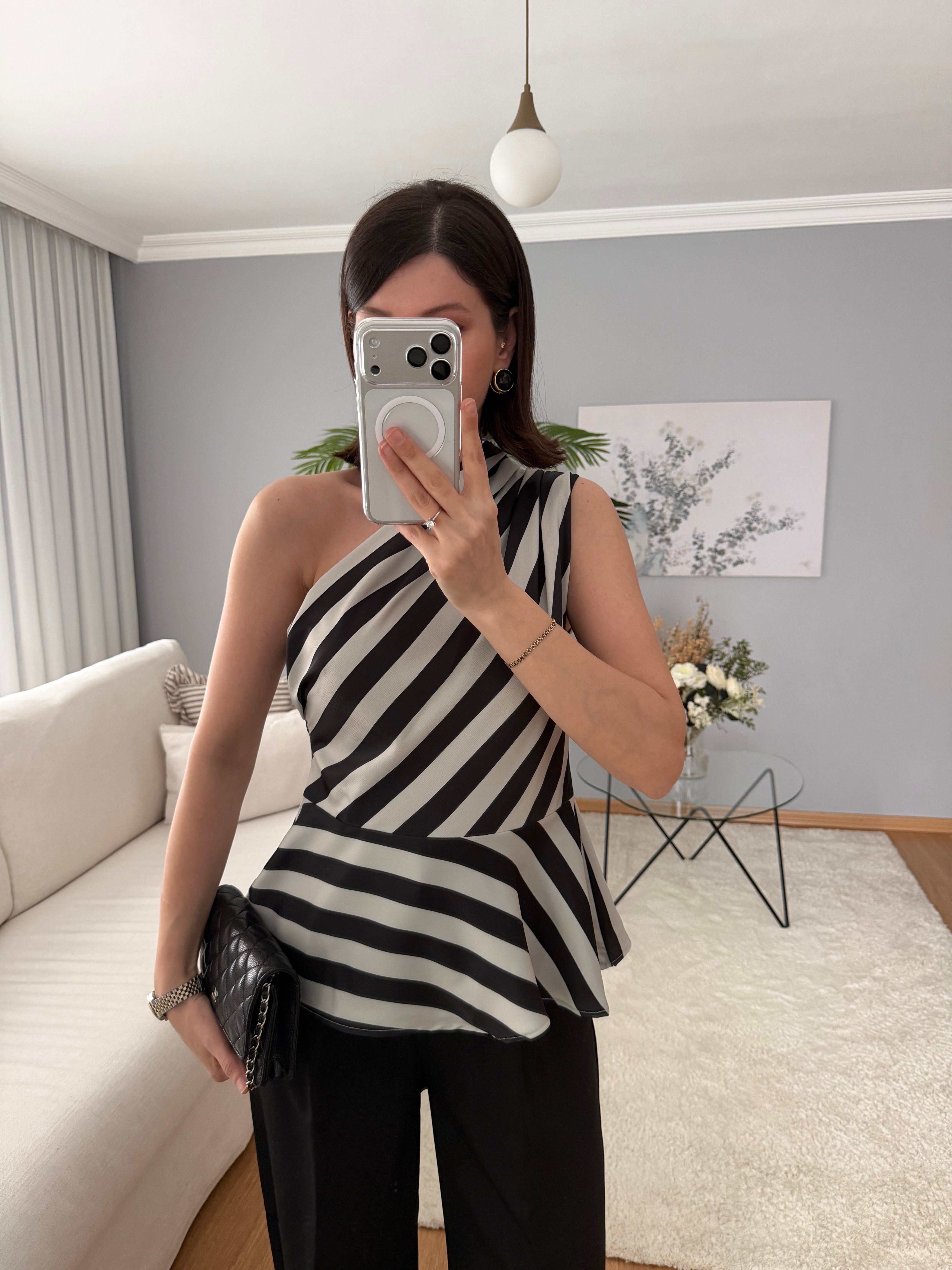 Tek Omuzlu Çizgi Model Bluz