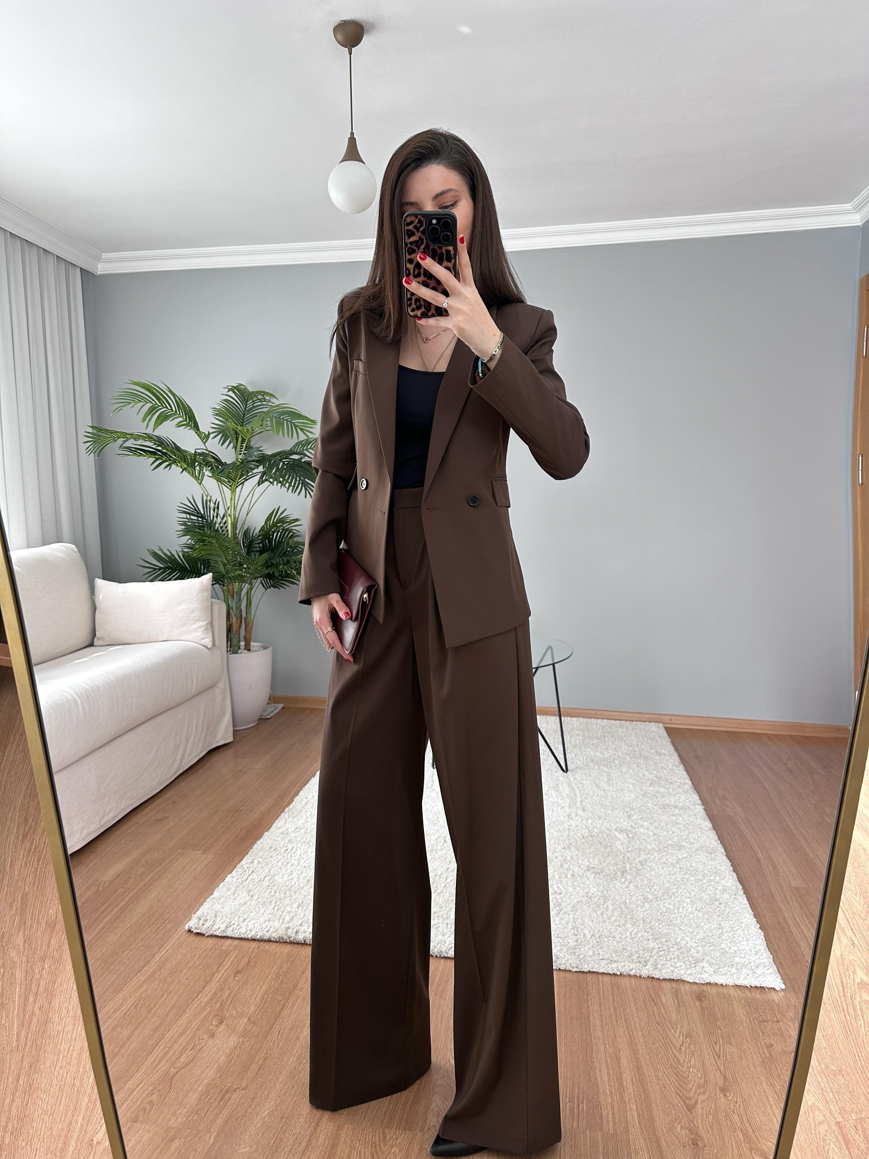 Vera Kahve Yelekli Takım