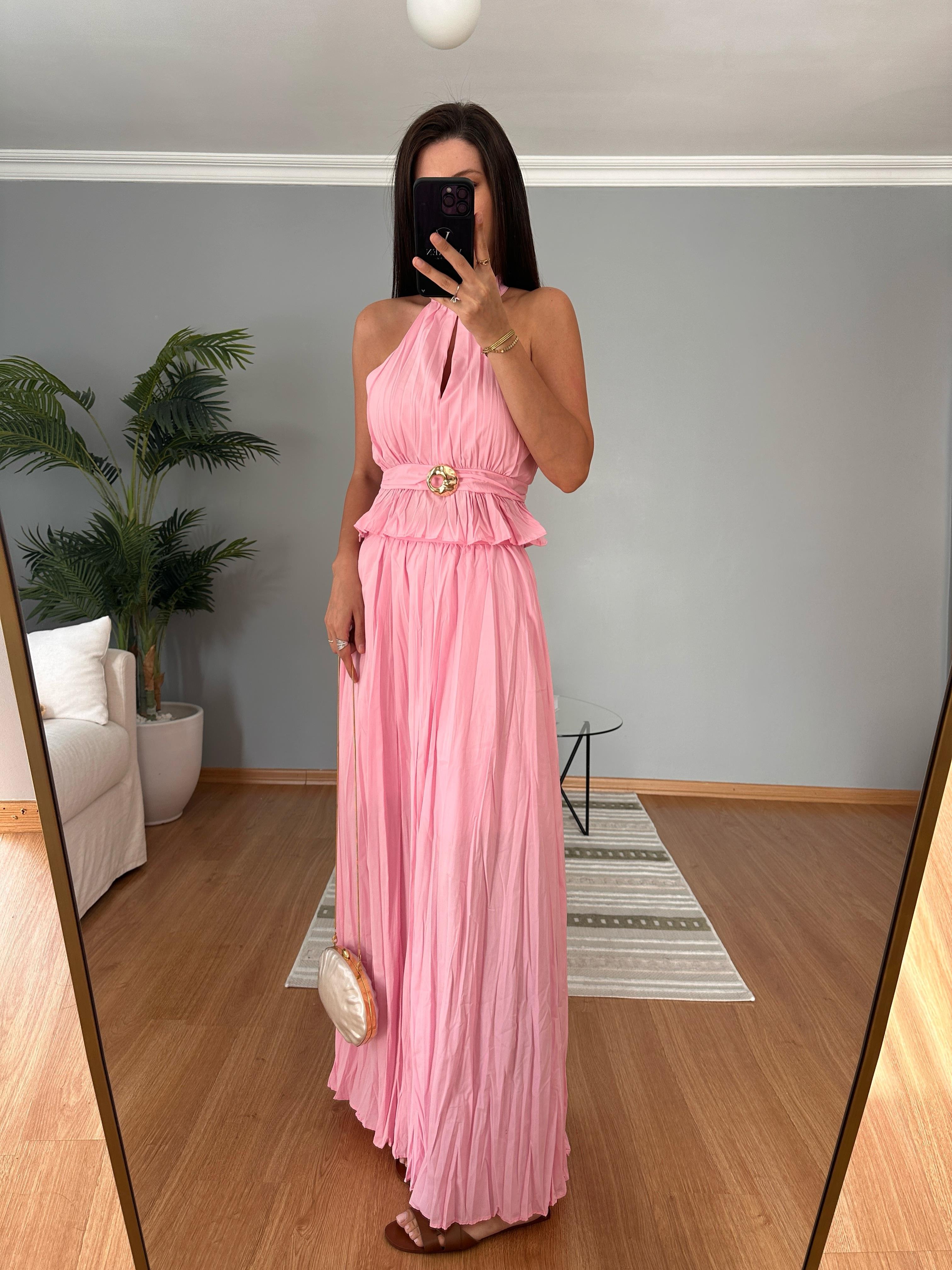Viernes Pembe Takım