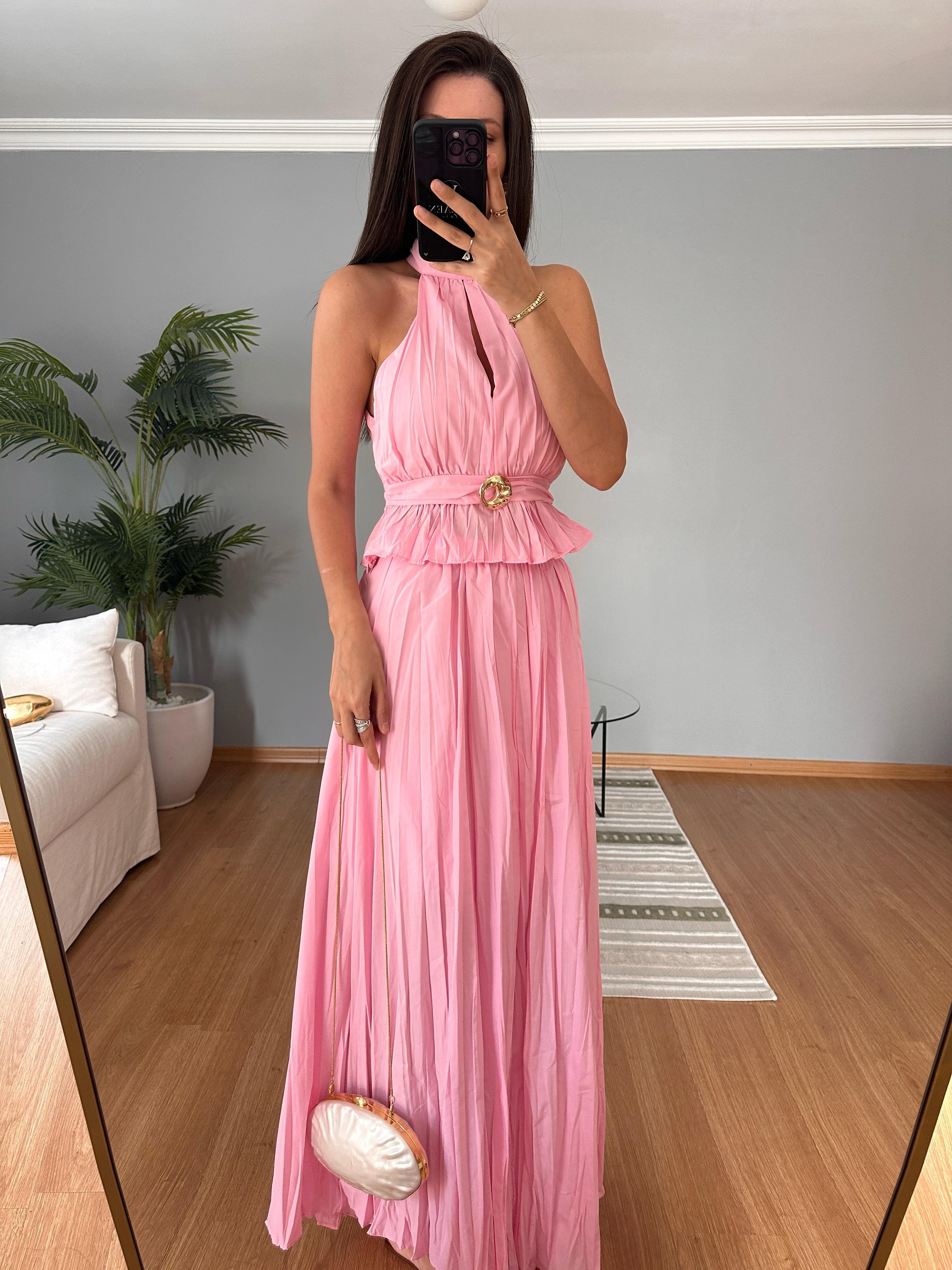 Viernes Pembe Takım