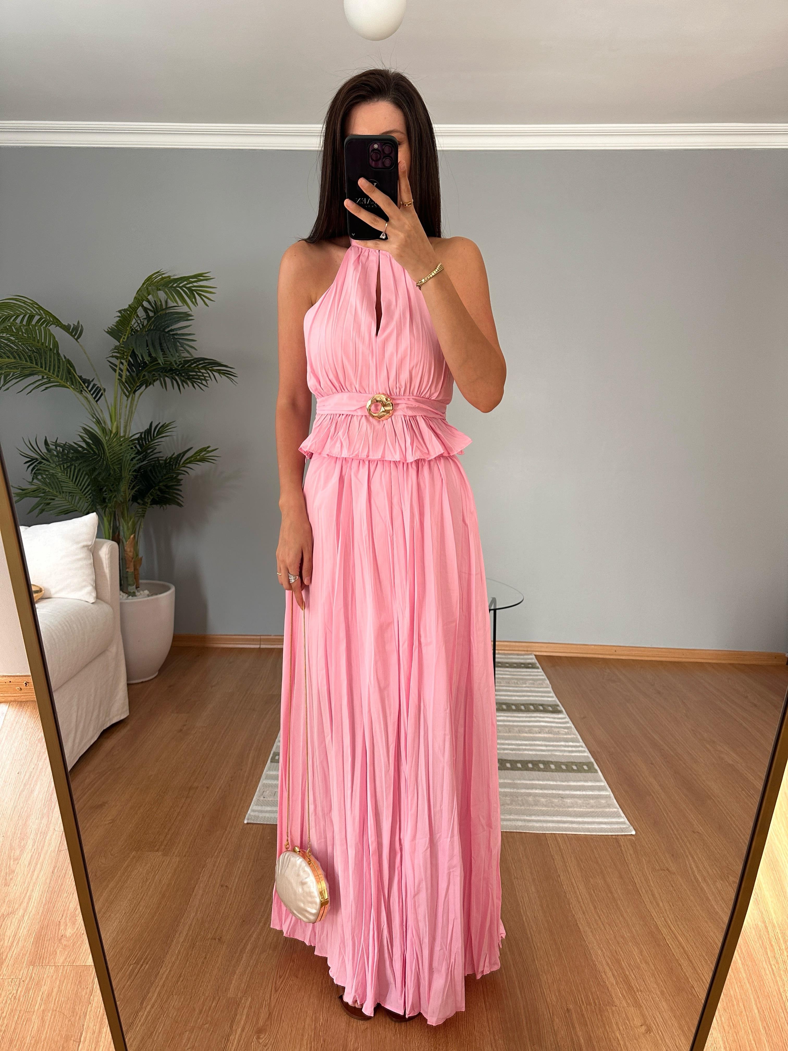 Viernes Pembe Takım