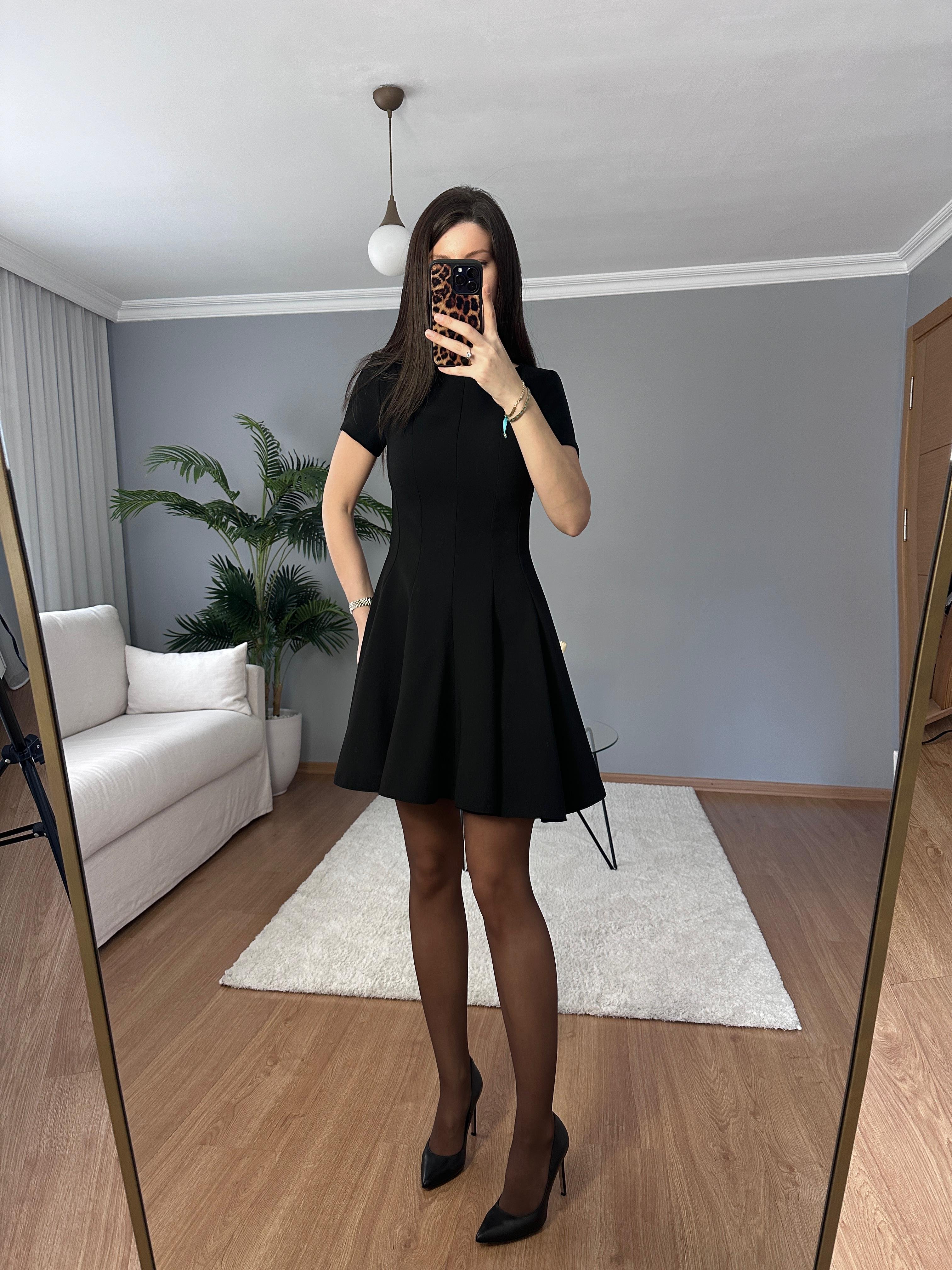 Volanlı Siyah Elbise