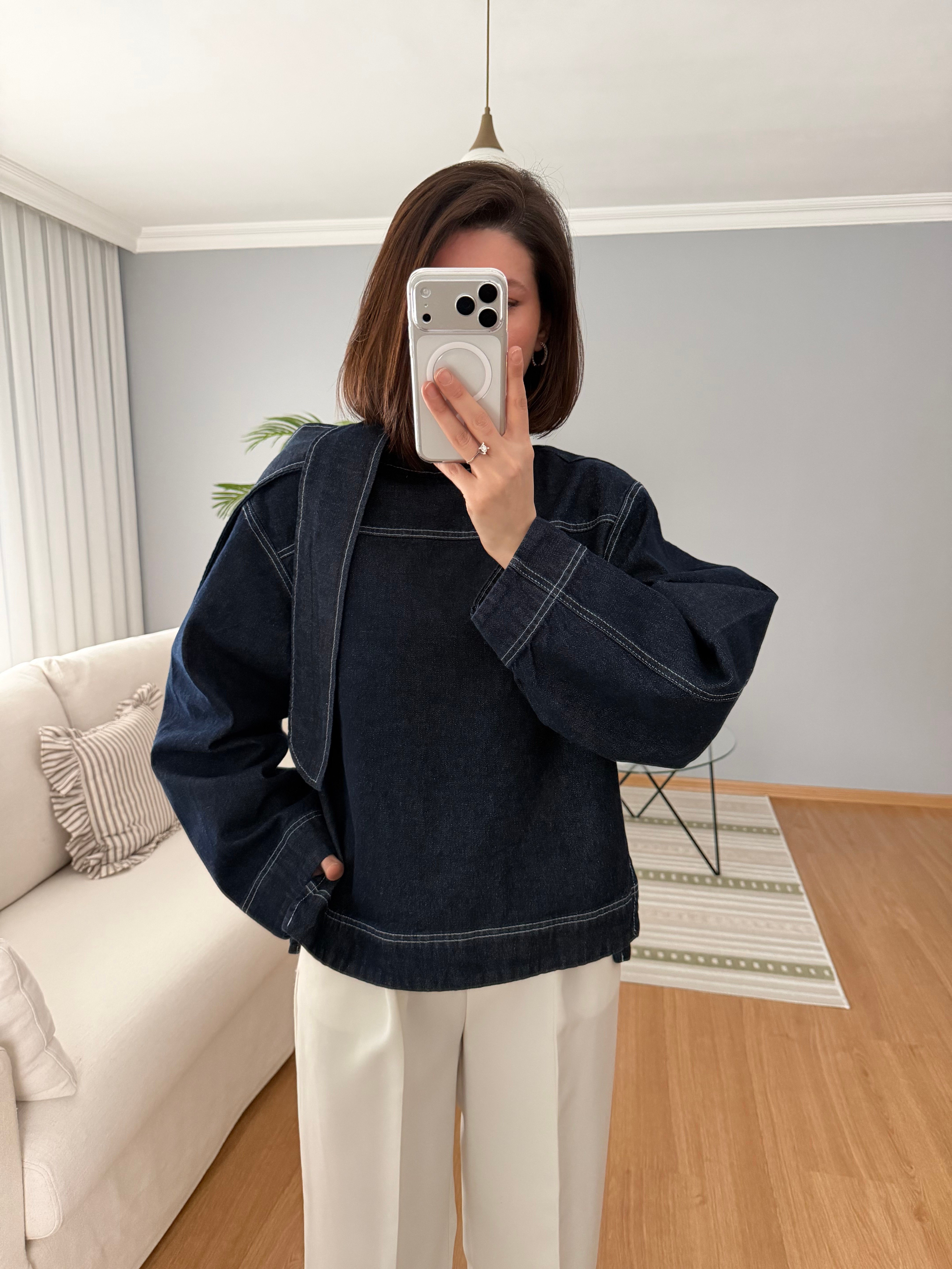 Yaka Detaylı Denim Bluz