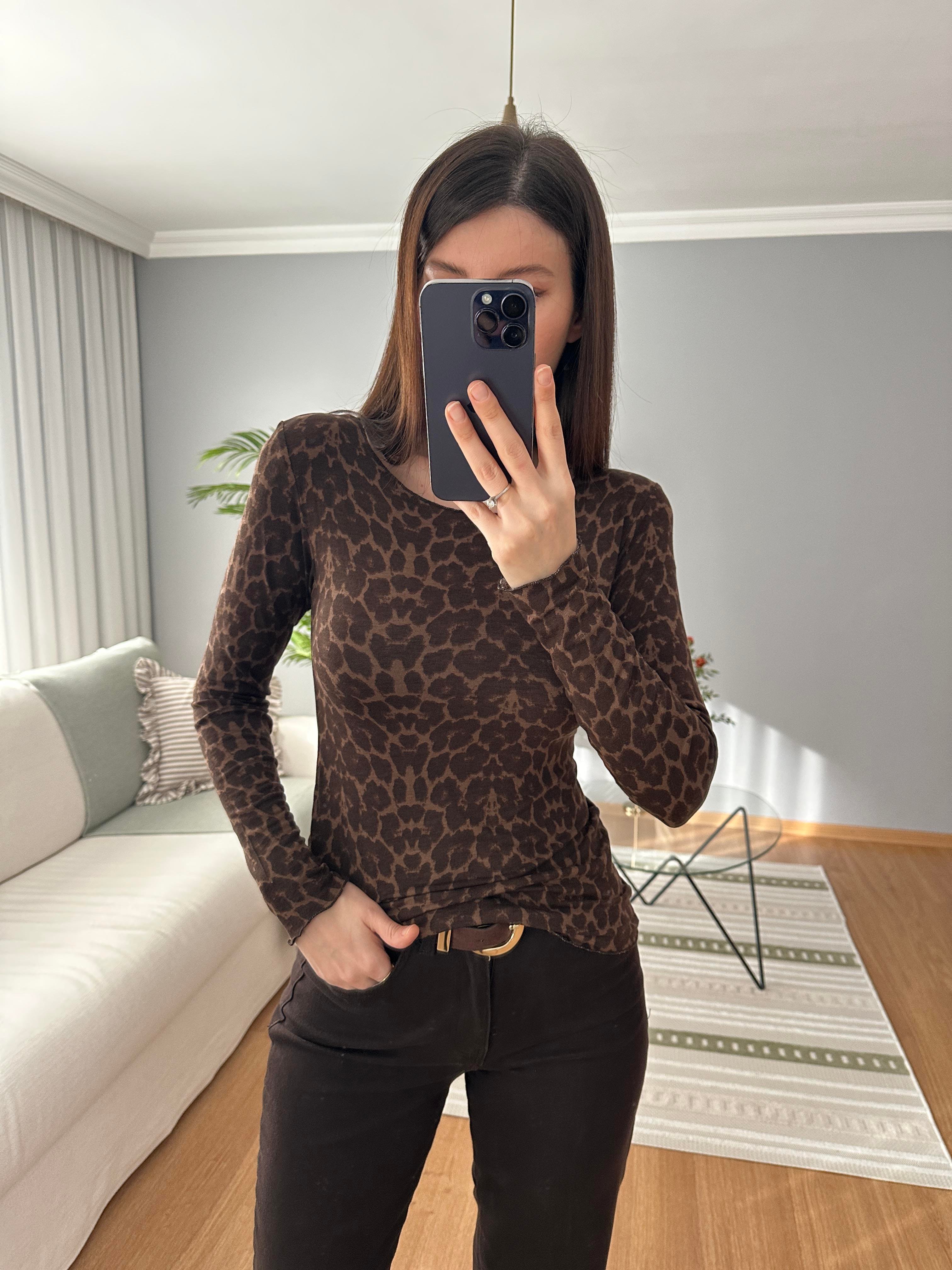 Yumuşak Dokulu Kayık Yaka Leopar Bluz