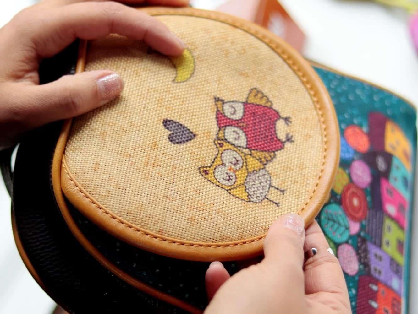BAYKUŞ Figürlü Küçük Postacı Omuz Çantası Etnik Bohem Style - KAHVE