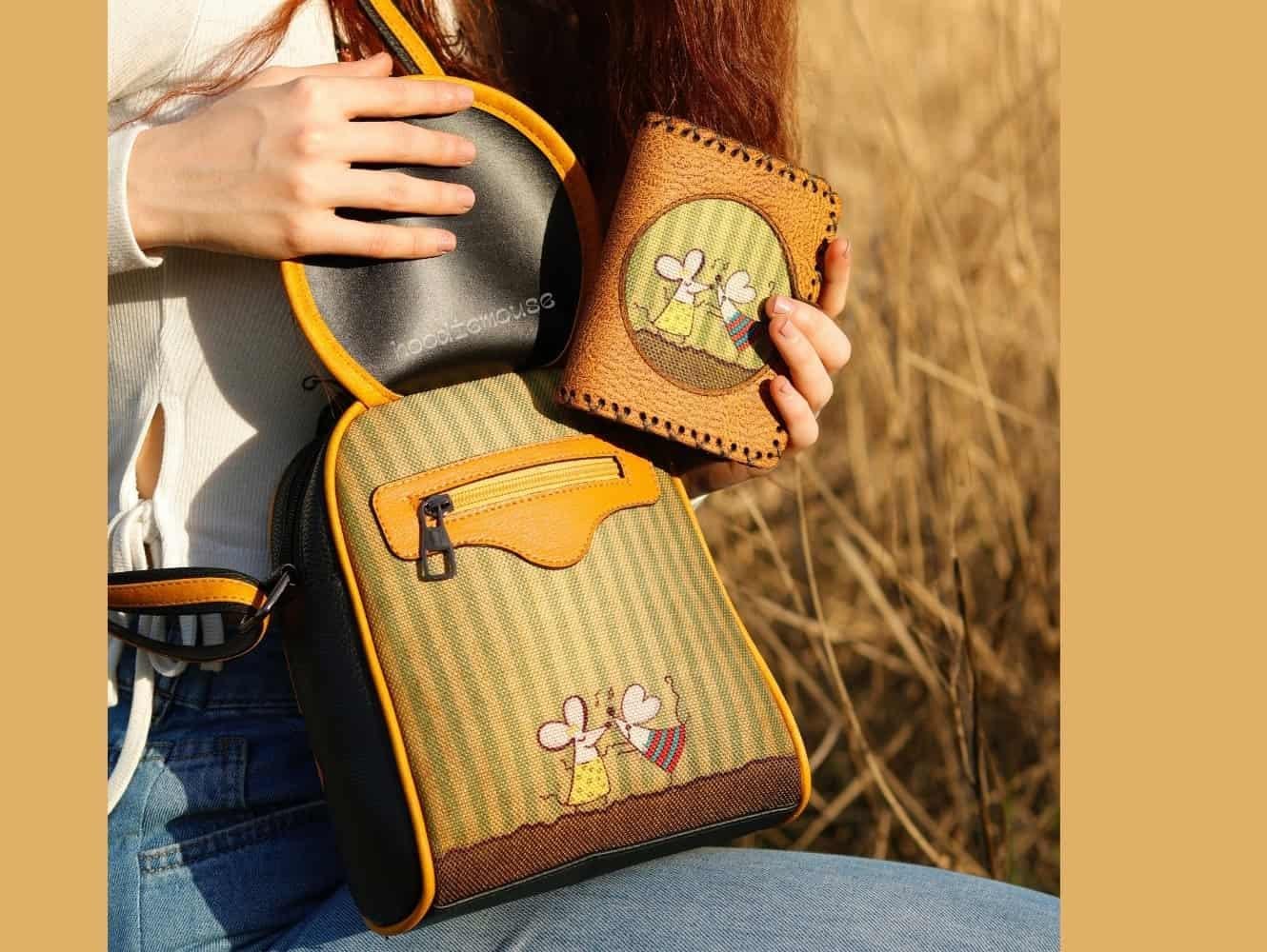 Dans Eden Fare Figürlü Küçük Postacı Çanta ve Küçük Cüzdan Kombin (Çanta Siyah, Cüzdan Hardal)