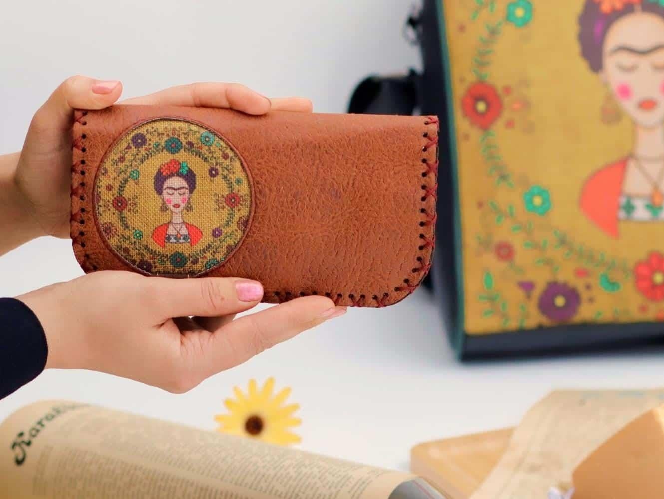 Frida Figürlü Büyük Postacı Kol Çantası Etnik Bohem Style Çanta Cüzdan KOMBİN