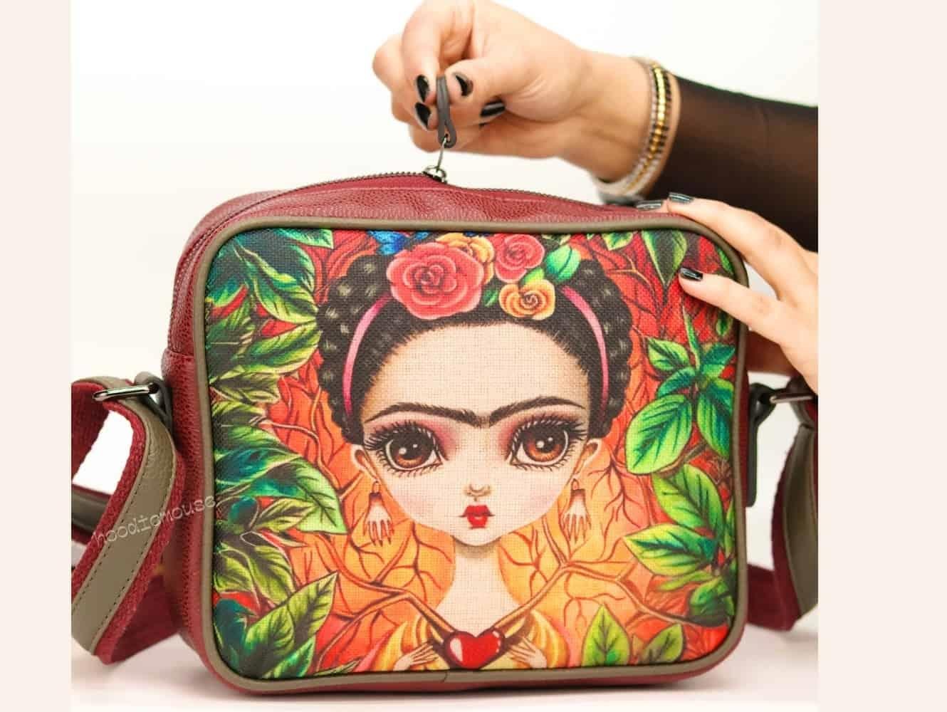 Frida Tasarımlı Orta Boy Postacı Çanta / Bordo