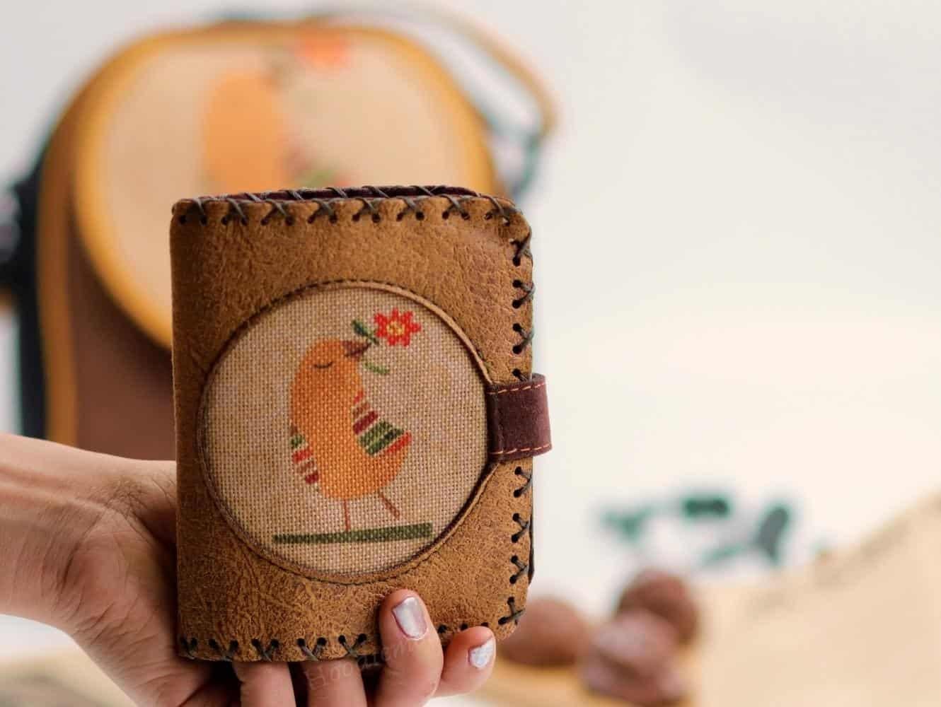 Kuş Figürlü Küçük Postacı Çanta ve Kuş Figürlü Küçük Cüzdan Kombin