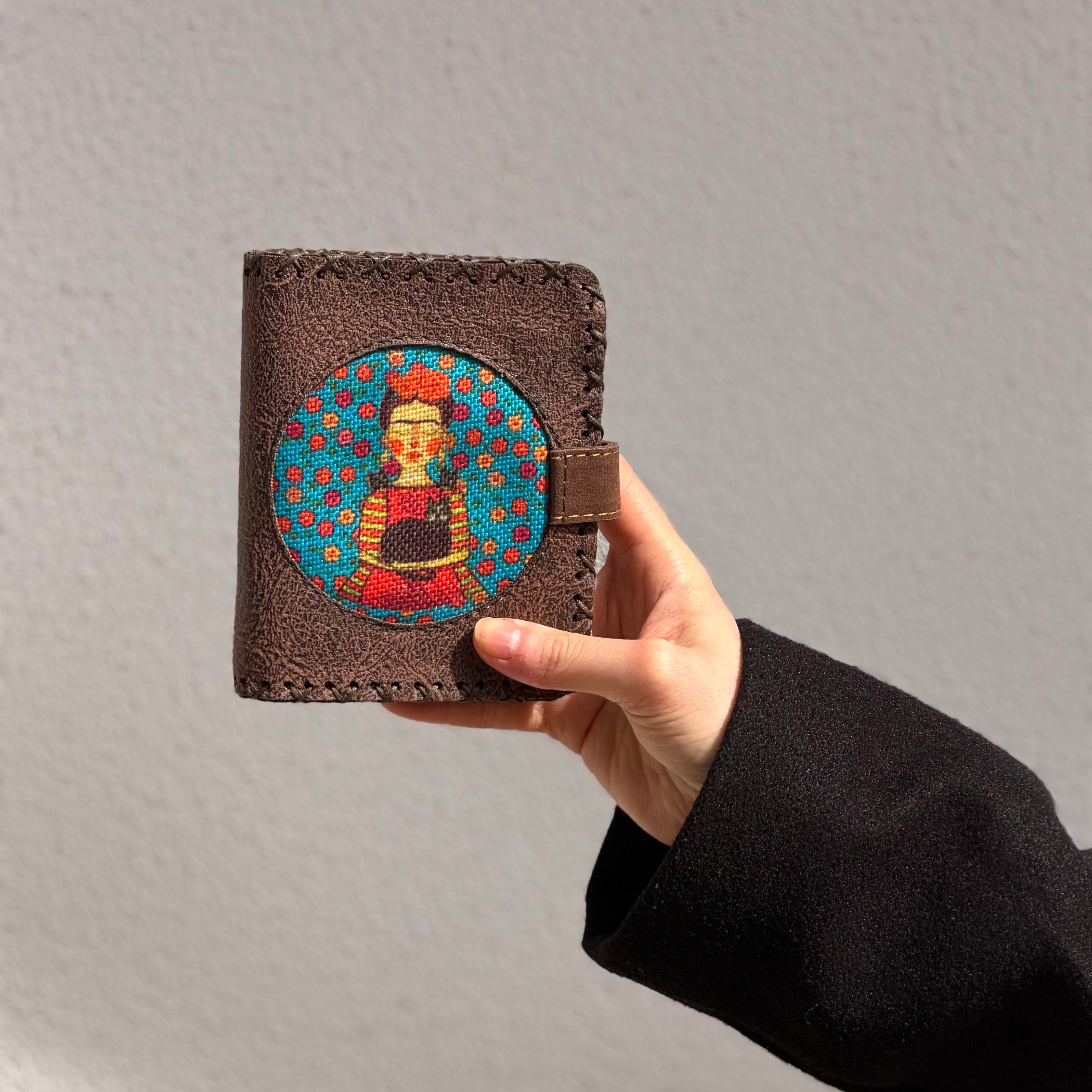 Mavi Frida Figürlü Küçük Cüzdan Etnik Bohem Retro Style -KAHVE