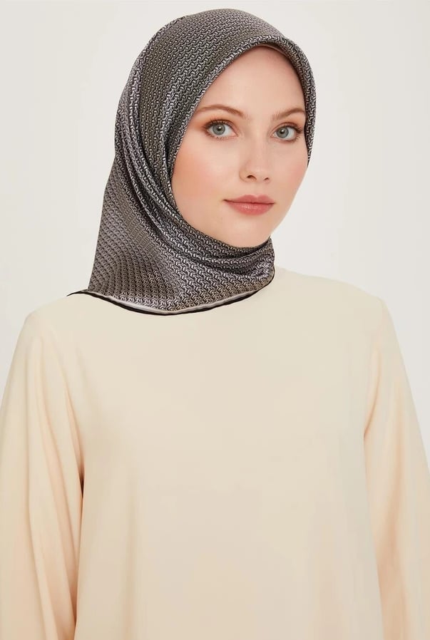 Armine Sura Saf İpek Eşarp 