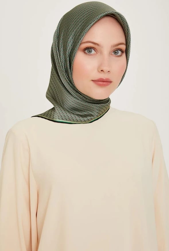 Armine Sura Saf İpek Eşarp 